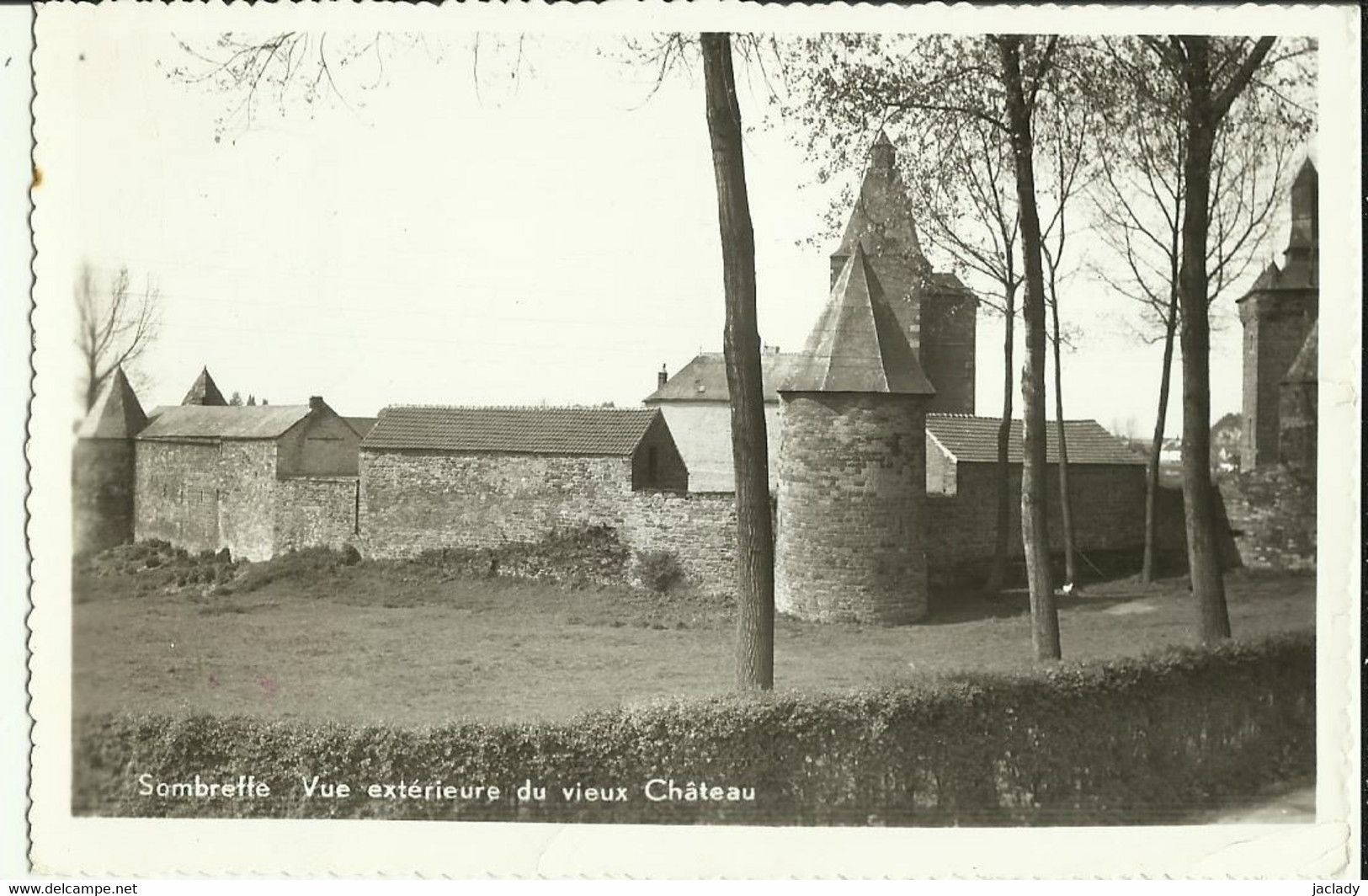 Sombreffe -- Vue Extérieure Du Vieux Château. ( 2 Scans ) - Sombreffe