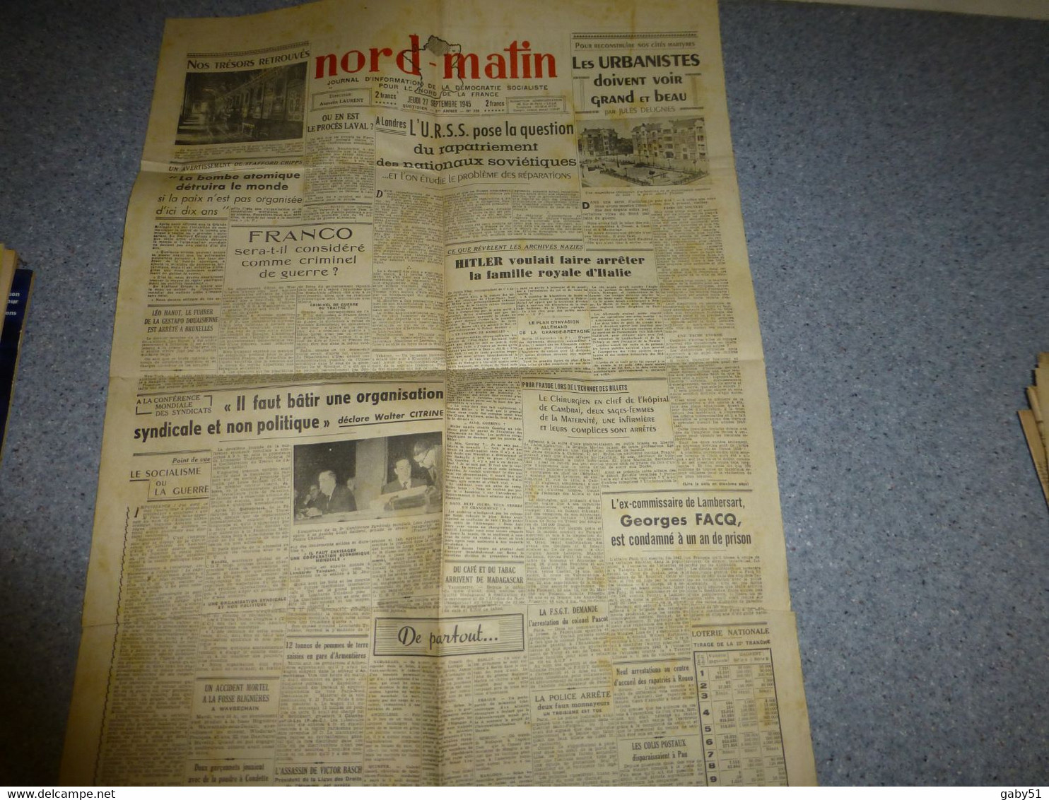 Journal Libre-Artois 27 Septembre 1945, Hitler Et Famille Royale Italie, Franco Criminel, Cités Martyres ; JL03 - 1950 à Nos Jours