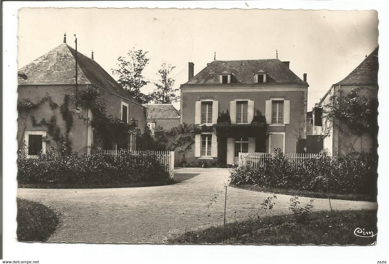 17.2099/ DAMPIERRE SUR BOUTONNE - Le Pavillon - Façade Principale - Dampierre-sur-Boutonne