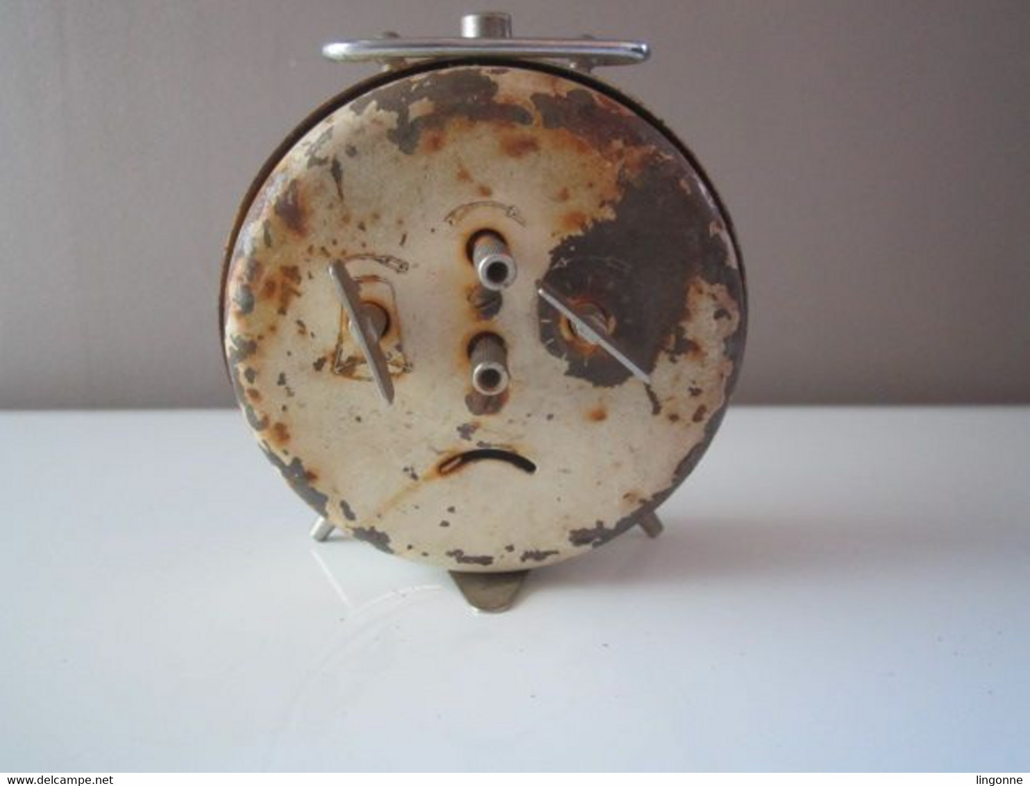 REVEIL VINTAGE VEGLIA EN L'ETAT  Poids 318 Grammes. - Alarm Clocks