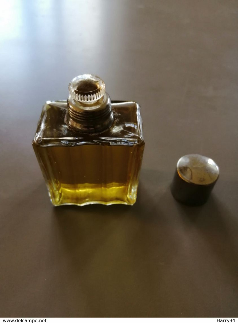 Flacon Ancien De Parfum Ou Eau De Toilette De Voyage Plein Non Identifié Environ 50ml - Miniatures (sans Boite)