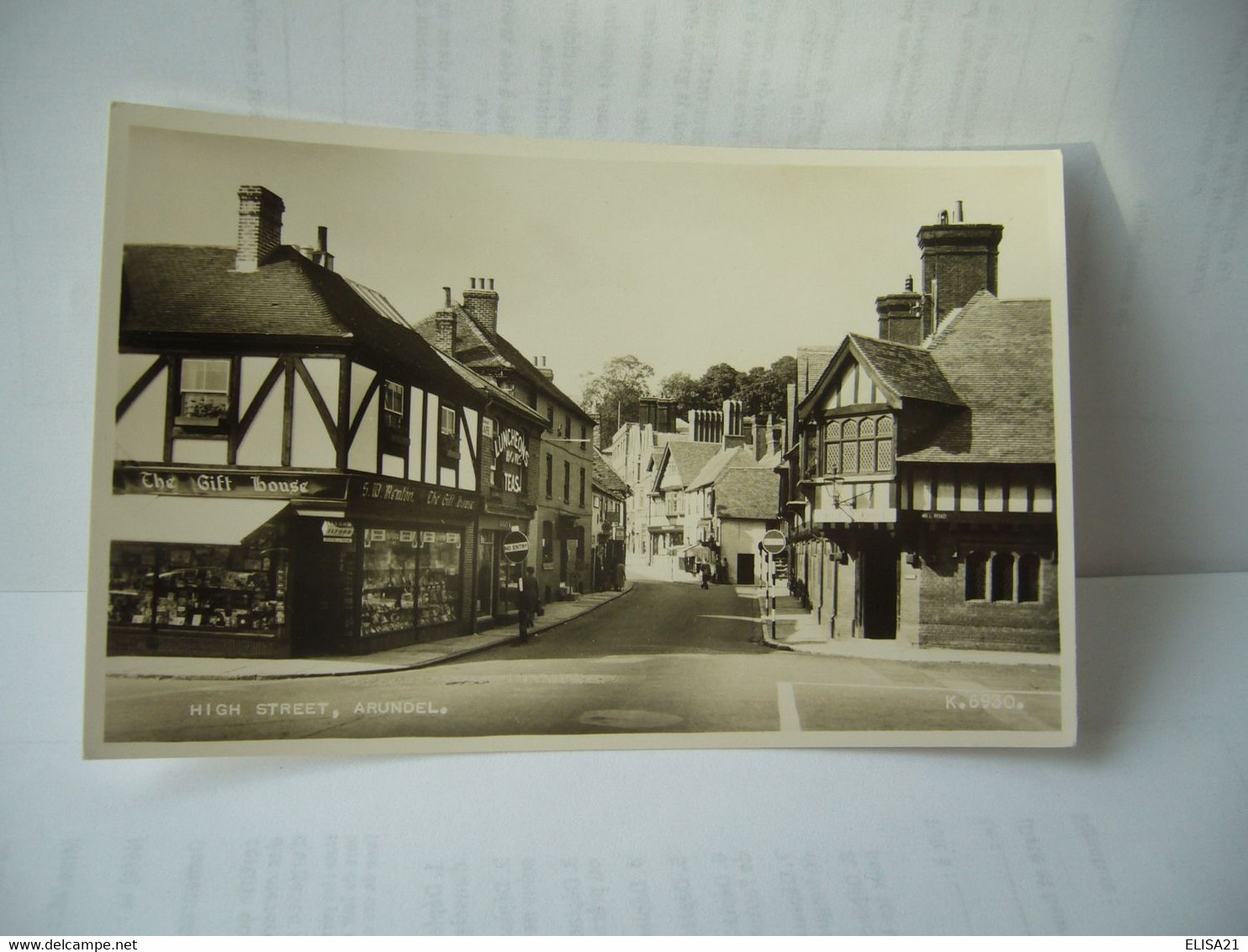 HIGH STREET ARUNDEL ROYAUME UNI ANGLETERRE SUSSEX DE L'OUEST CPSM FORMAT CPA K.6930 VALENTINE & SONS LTD DUNDEE - Arundel