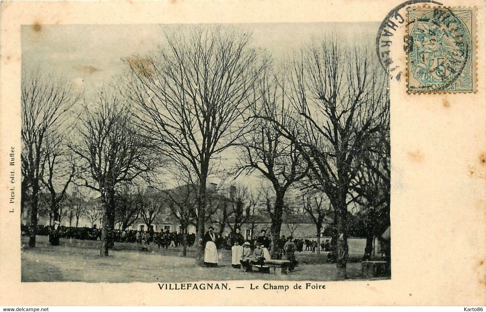 Villefagnan * La Place Et Le Champ De Foire - Villefagnan