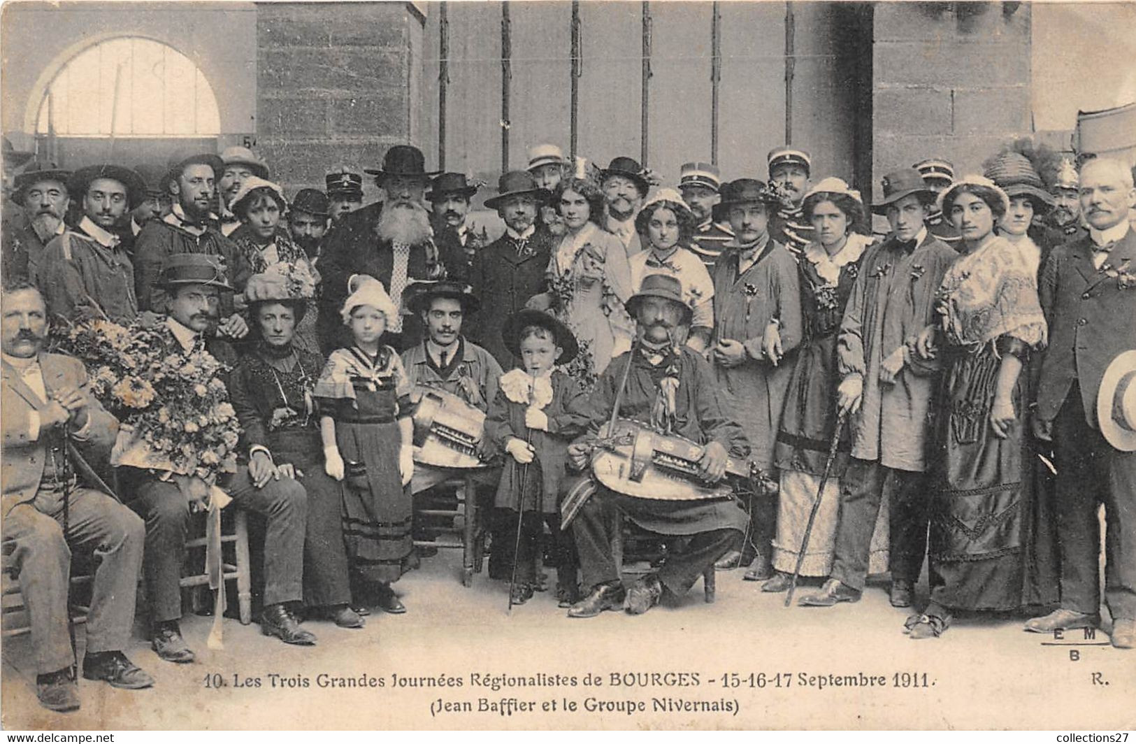 18-BOURGES-LES TROIS GRANDES JOURNEES REGIONALISTE DE BOURGES 15/15/17 SEP 1911 JEAN BAFFIER ET LE GROUPE NIVERNAIS - Bourges