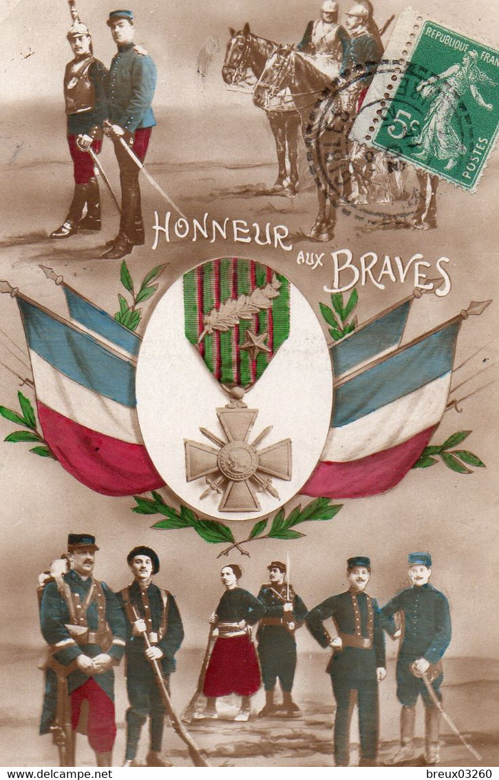 CP- Drapeaux Et Croix De Guerre -  " Honneur Aux Braves " - Oorlog 1914-18