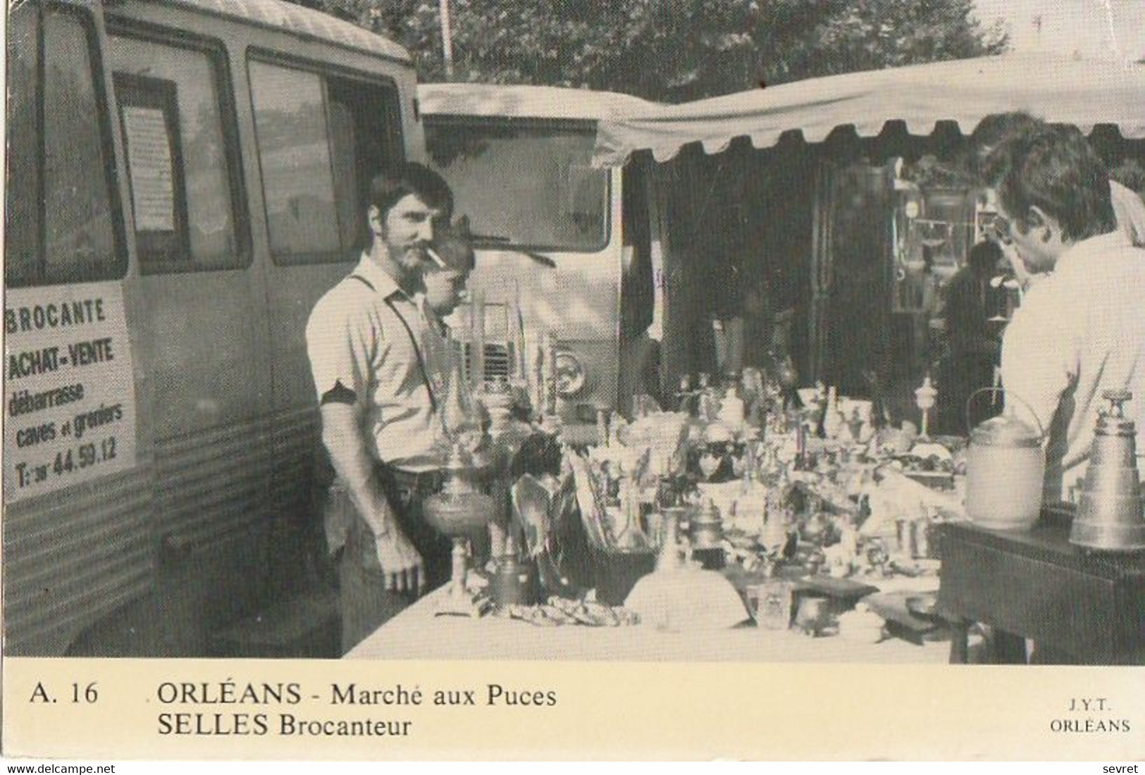 ORLEANS. -  Marché Au Puces. SELLES Brocanteur - Orleans