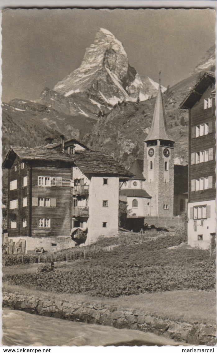 SUISSE - ZERMATT - DORFPARTIE MIT MATTERHORN  - CPSM Dentelée Petit Format En Noir Et Blanc - Zermatt