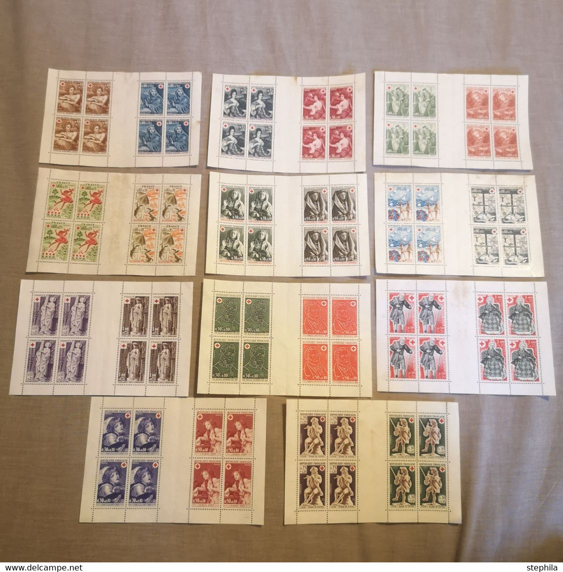 ⭐ Lot De 11 Blocs Carnets CROIX-ROUGE 1967 à 1977 , Timbres Excellent État ⭐FDC - Croce Rossa