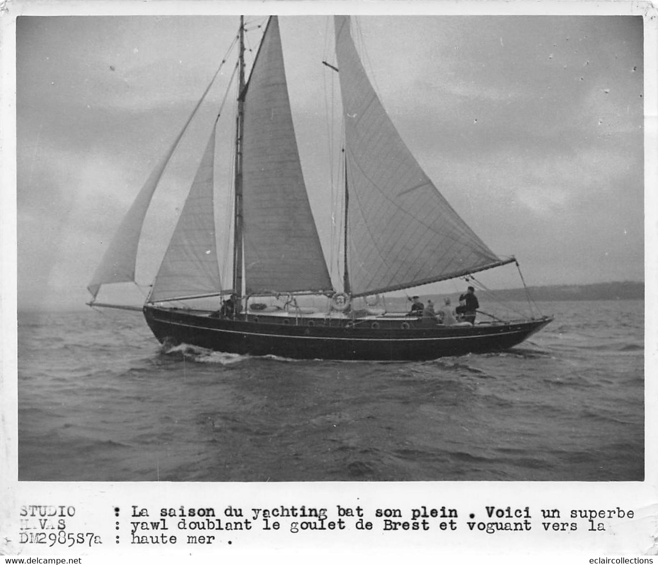 Photographie    Yachting  Dans La Rade De Brest    (voir Scan Et Commentaires) - Deportes