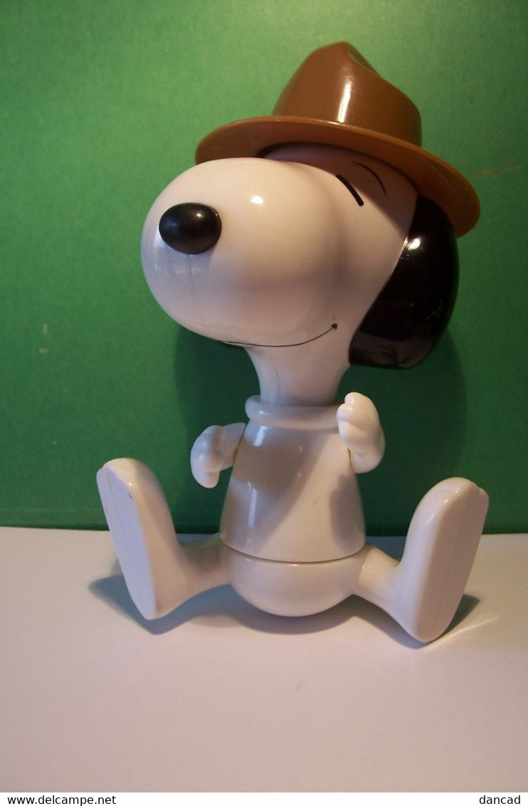 SNOOPY  -  Mc DONALD'S 2000 - ( Articulé ) - Snoopy