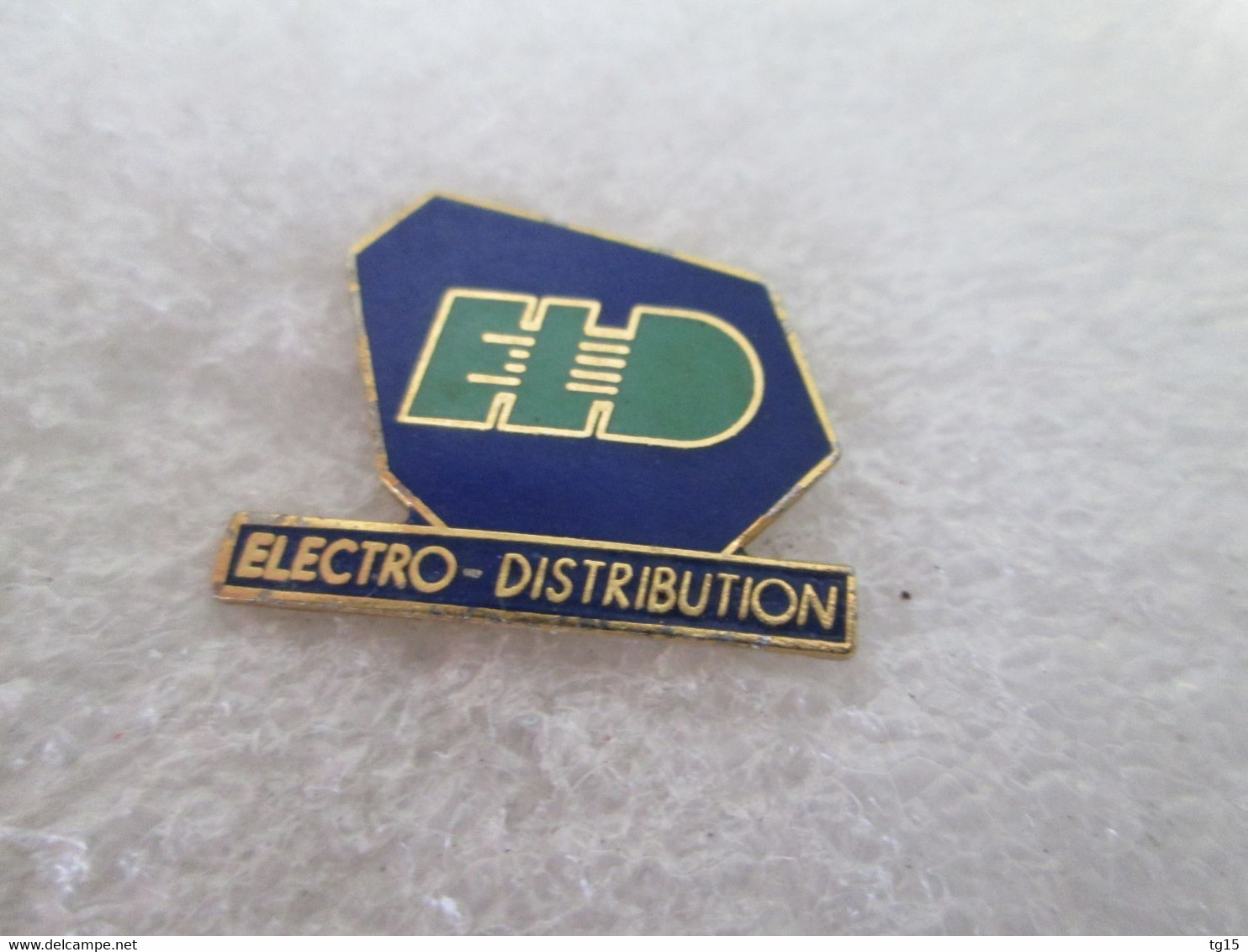 PIN'S    ELD  ELECTRO  DISTRIBUTION  Email Grand Feu - Andere & Zonder Classificatie