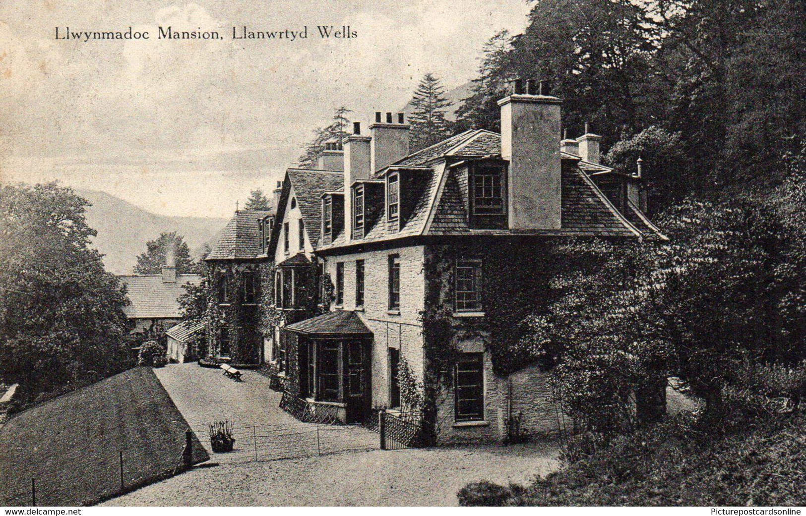 LLANWRTYD WELLS LLWYNMADOC MANSION OLD B/W POSTCARD WALES - Breconshire