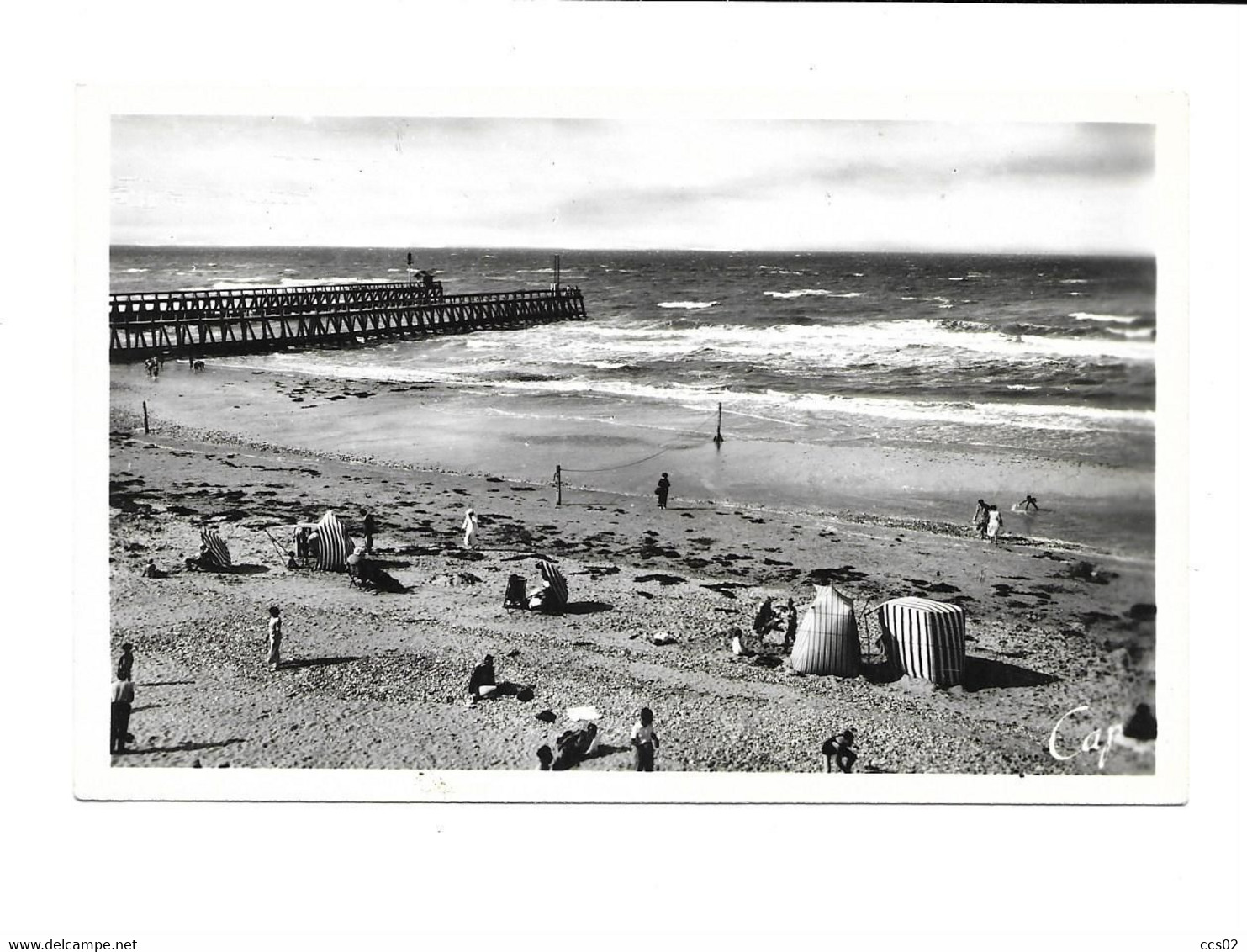 Courseulles-sur-Mer La Plage Et Les Jetées - Courseulles-sur-Mer