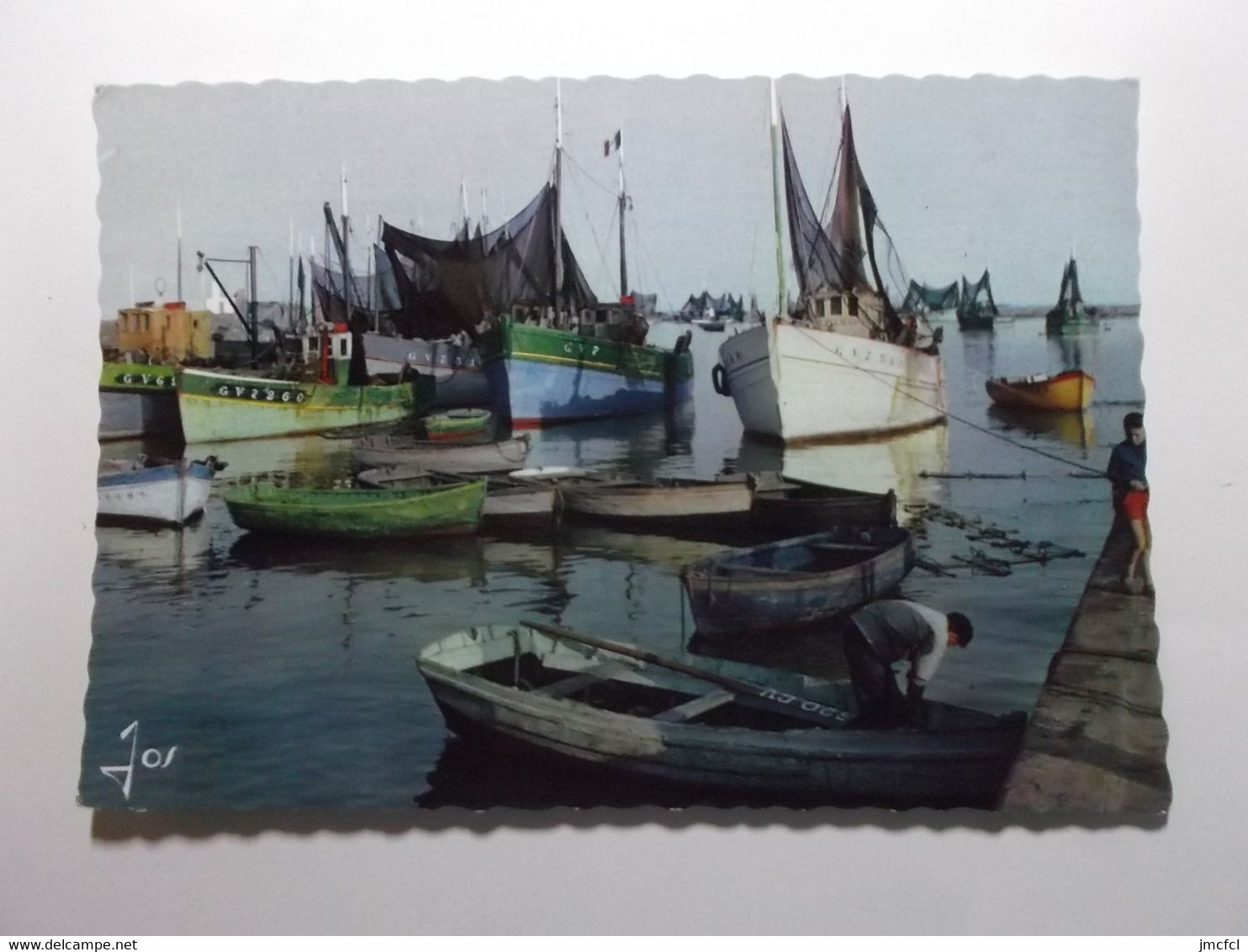 PLOBANNALEC-LESCONIL Bateaux De Peche Dans Un Port Bigouden - Plobannalec-Lesconil