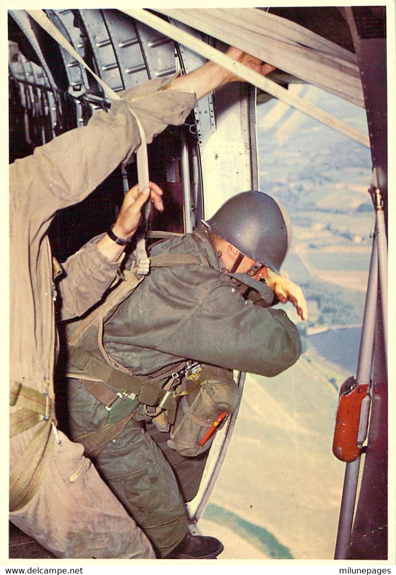 Sortie En Parachute D'un Militaire Depuis Un Transall Carte Grand Format 12.5x17.5 Segalen 87 - Parachutespringen