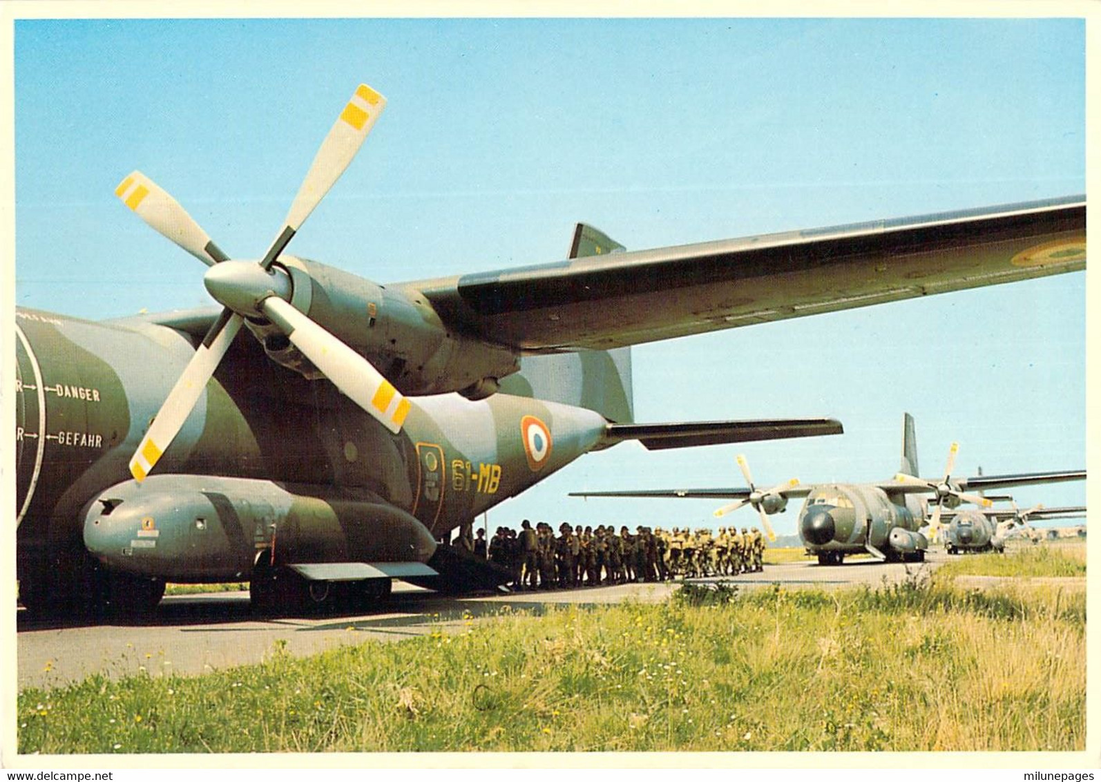 Embarquement De Parachutistes Dans Un Transall C.160 N°61-MB Carte Grand Format 12.5x17.5 Segalen 86 - Fallschirmspringen