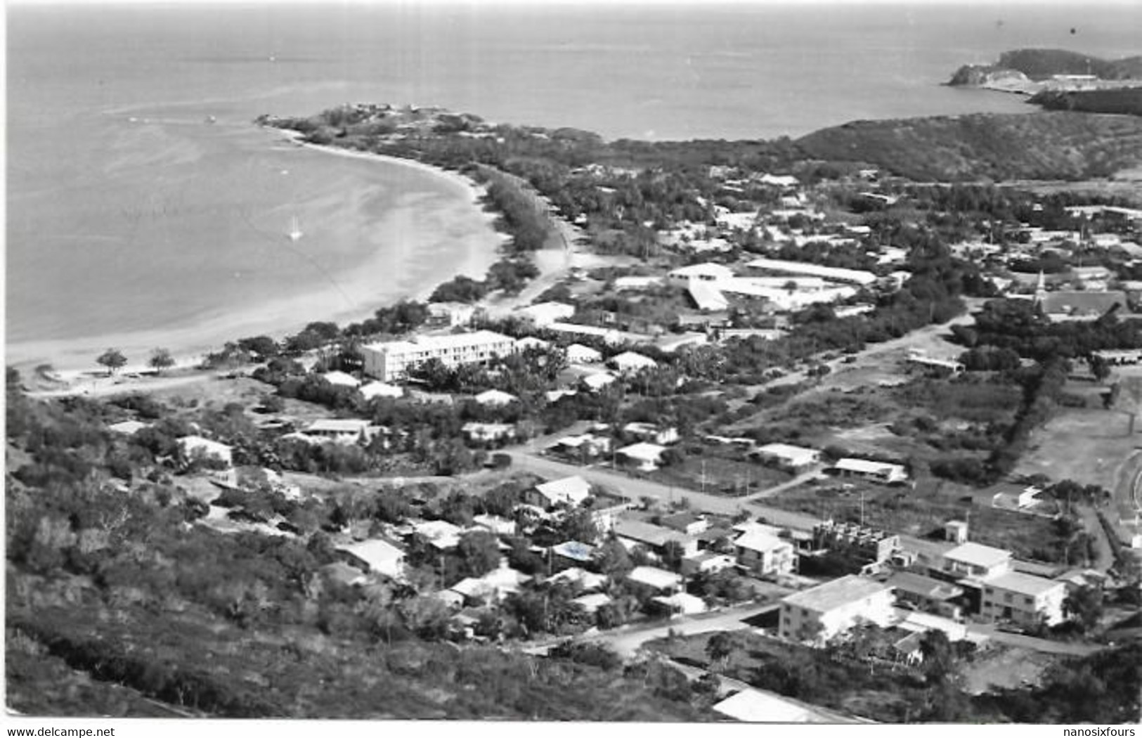 NOUVELLE CALEDONIE.  PHOTO DIM 180 X 130.  ANSE VATA.  A COMFIRMER ? - Lugares