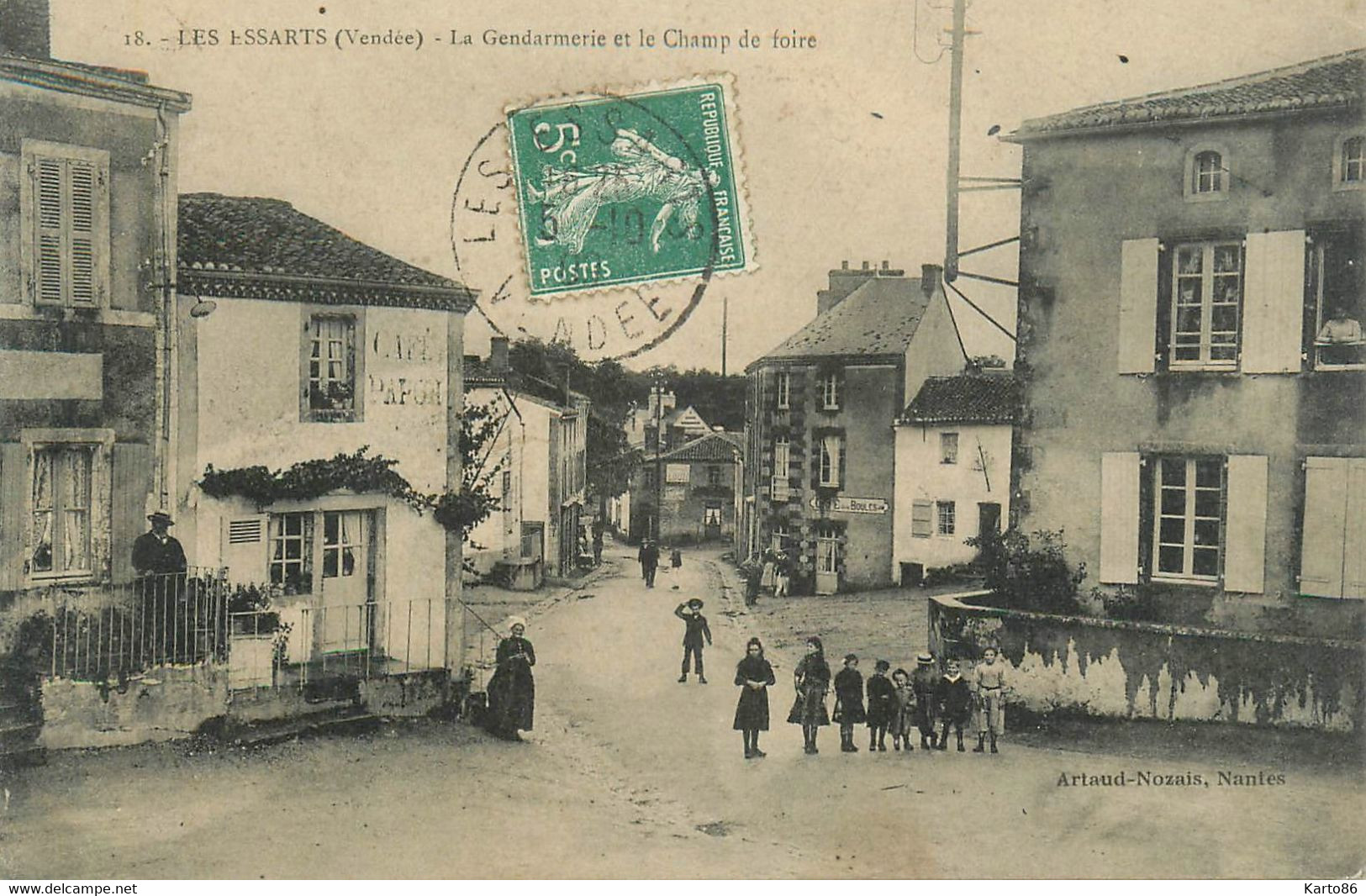 Les Essarts * Débit De Tabac Tabacs , La Gendarmerie Nationale Et Le Champ De Foire * Café PAPON - Les Essarts