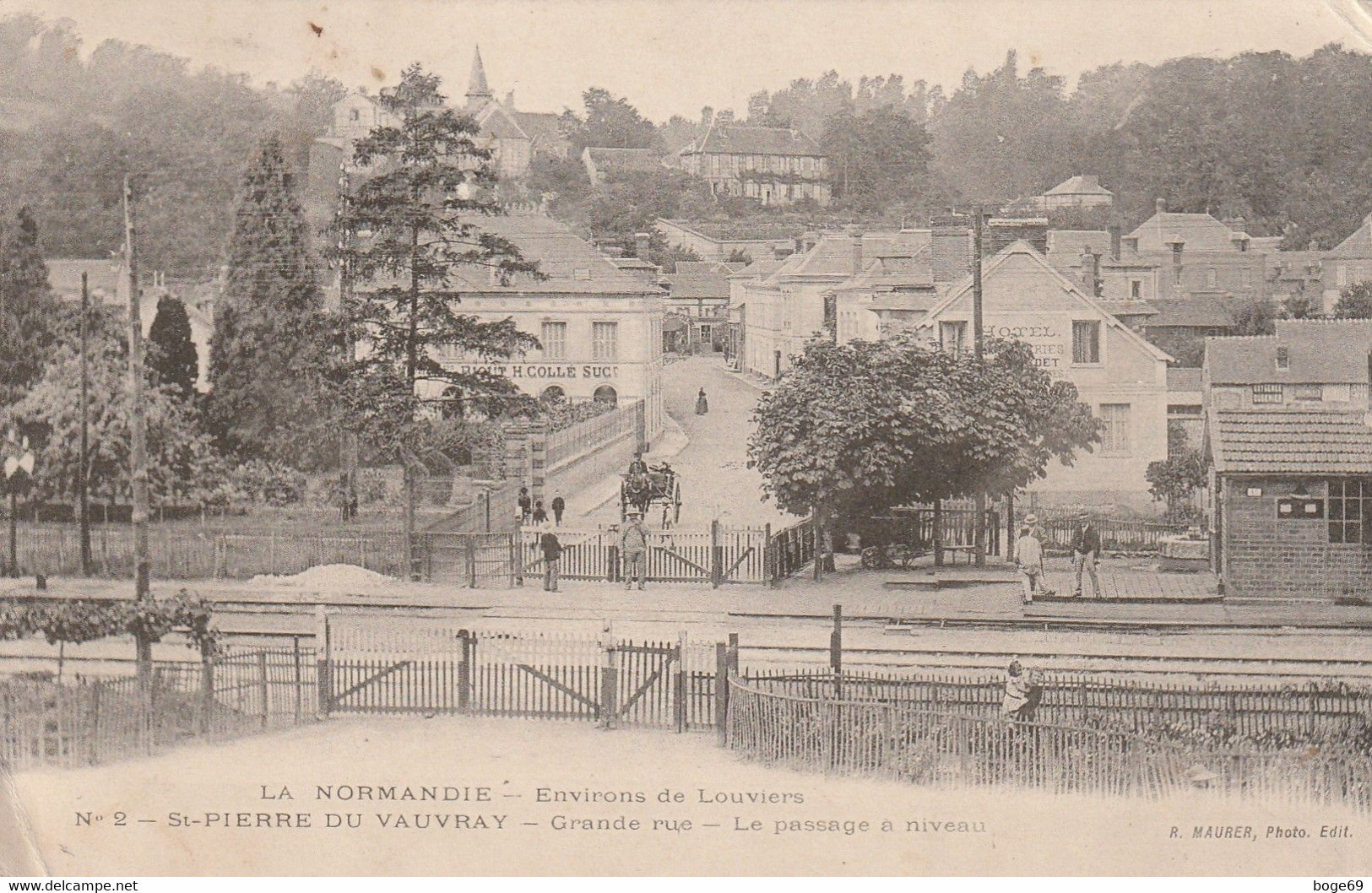 (DU 02) EURE ,SAINT PIERRE DU VOUVRAY , Le Passage à Niveau - Altri & Non Classificati