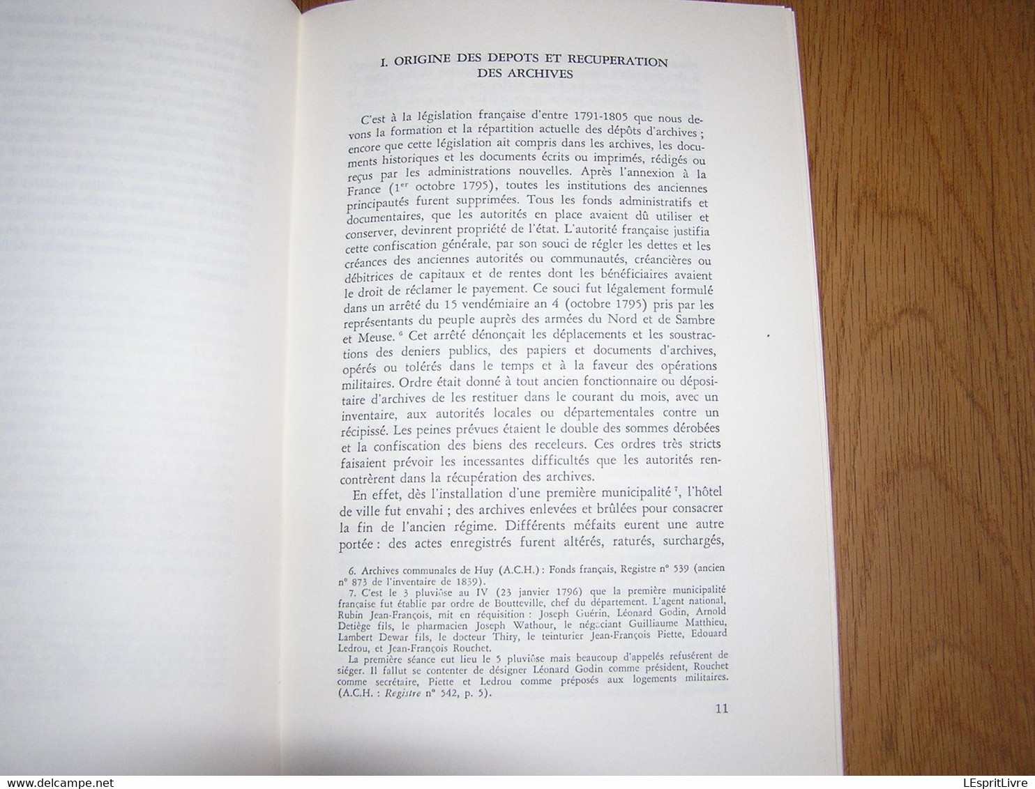 ARCHIVES ET INSTITUTIONS HUTOISES DE L'ANCIEN REGIME Régionalisme Huy Vallée Mosane Meuse Histoire Moyen Age Commune