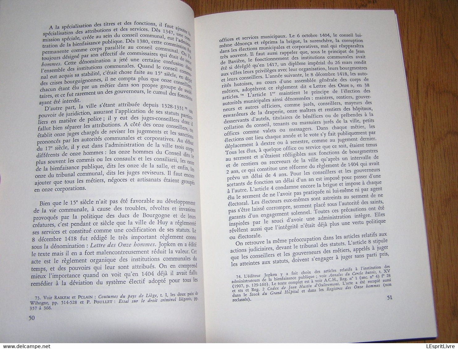 ARCHIVES ET INSTITUTIONS HUTOISES DE L'ANCIEN REGIME Régionalisme Huy Vallée Mosane Meuse Histoire Moyen Age Commune