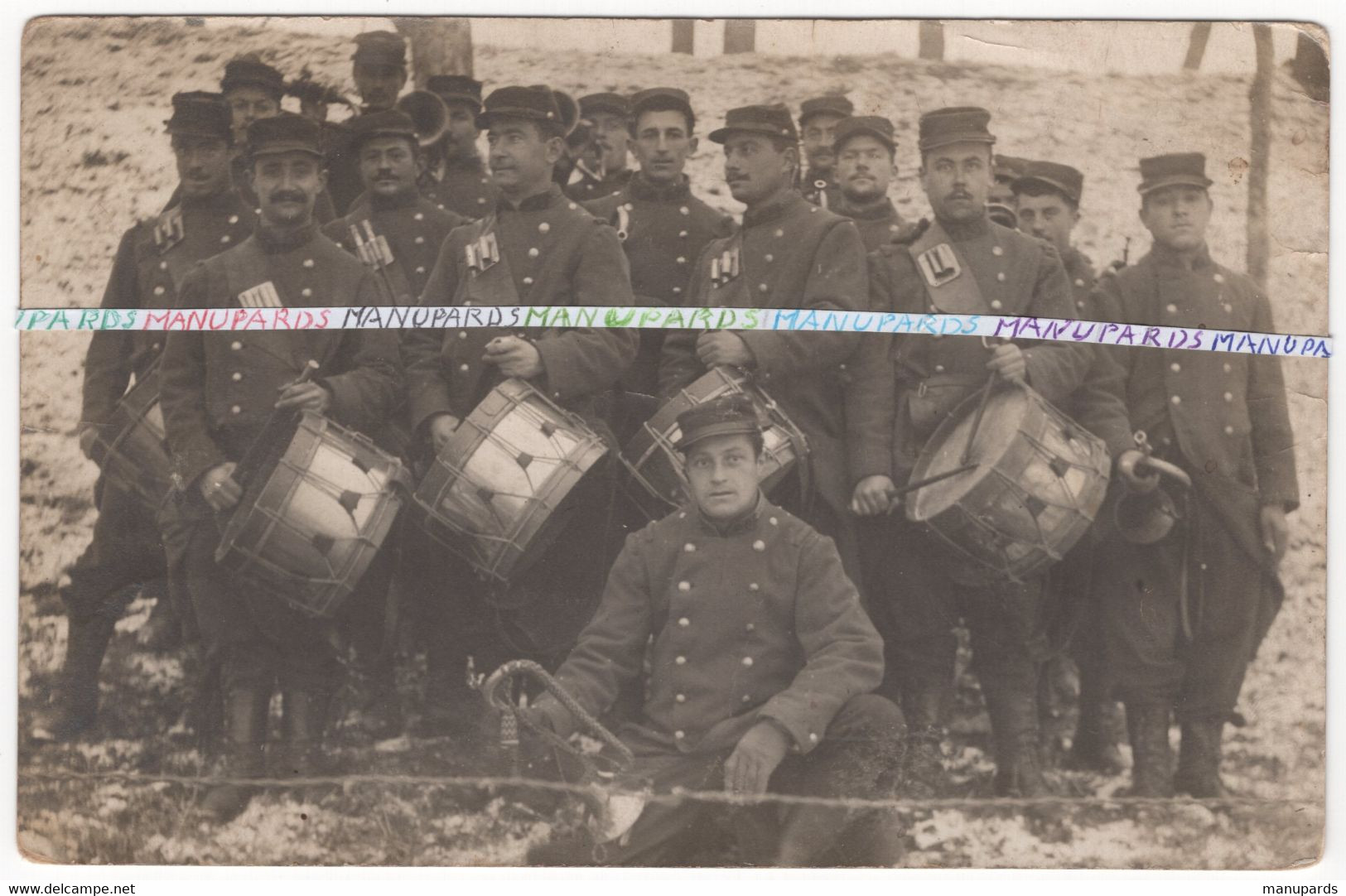 1910 - 1914 / CARTE PHOTO / 98e RI ( ROANNE ) / TAMBOURS ET CLAIRONS / MUSICIENS / 98e REGIMENT D'INFANTERIE - Guerra, Militares