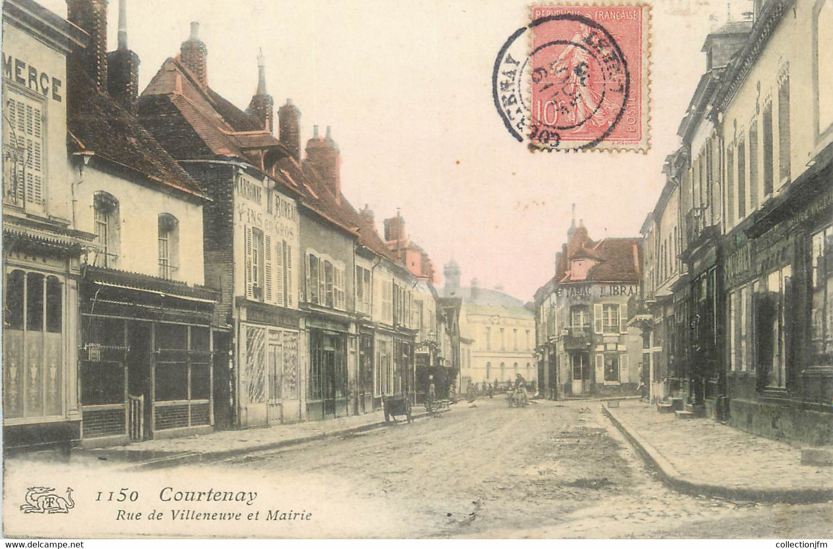 .CPA   FRANCE 45 "Courtenay, Rue De Villeneuve Et Mairie" - Courtenay