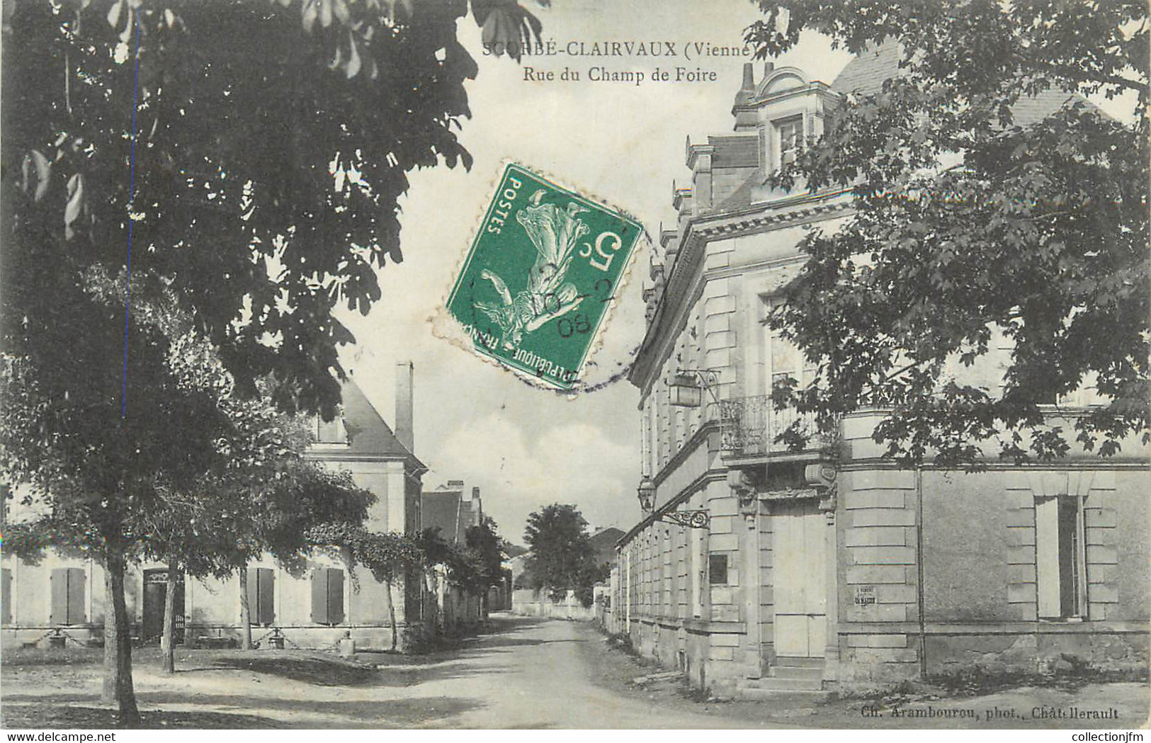 . CPA  FRANCE 86 " Scorbe-Clairvaux, Rue Du Champ De Foiire  " - Scorbe Clairvaux