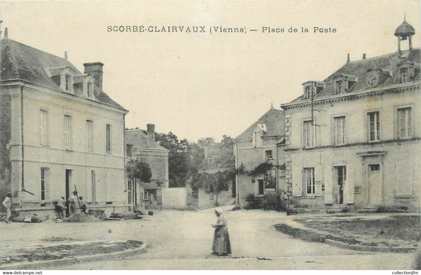 . CPA FRANCE 86 "Scorbé-Clairvaux, Place De La Poste" - Scorbe Clairvaux