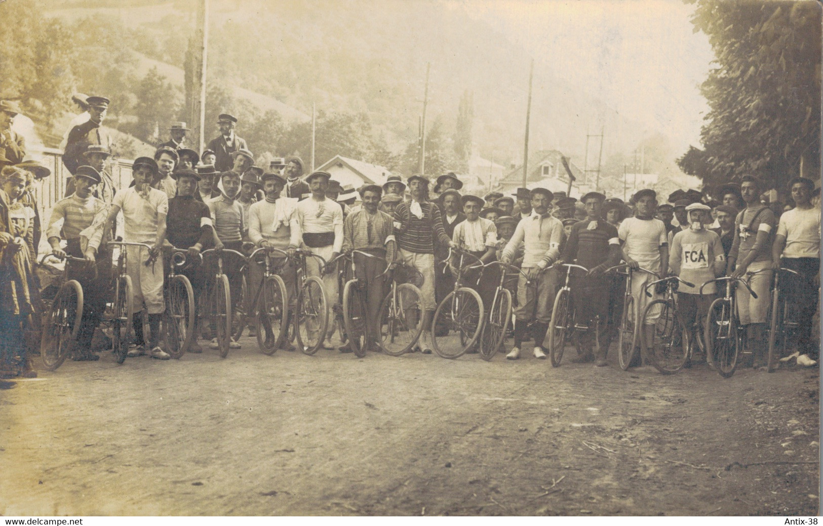 N75 - SPORTS - Avant Le Départ De La Course Cycliste - Cyclisme