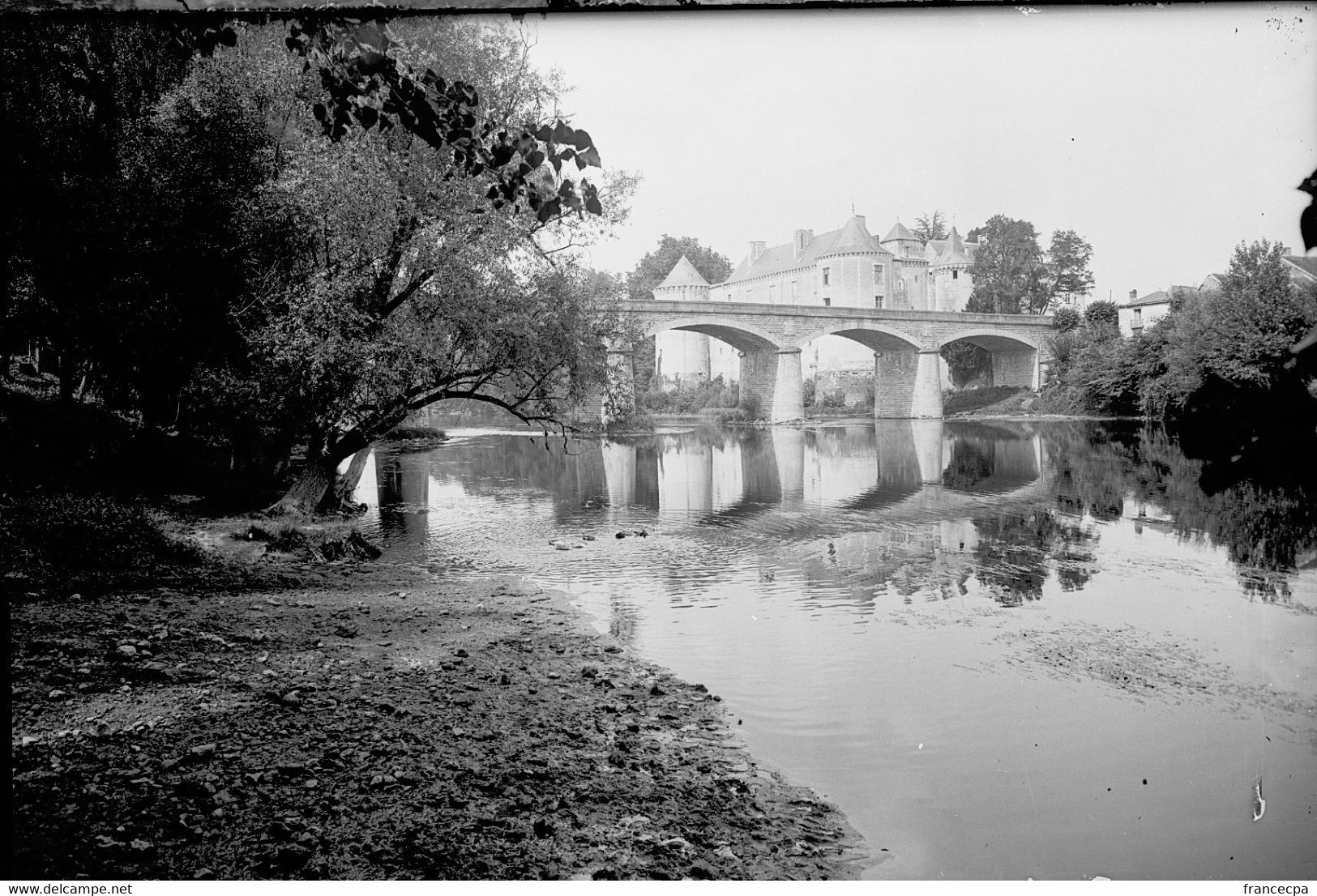 PN - 245 - INDRE ET LOIRE - LA GUERCHE - Le Pont Sur La Creuse - Original Unique - Plaques De Verre