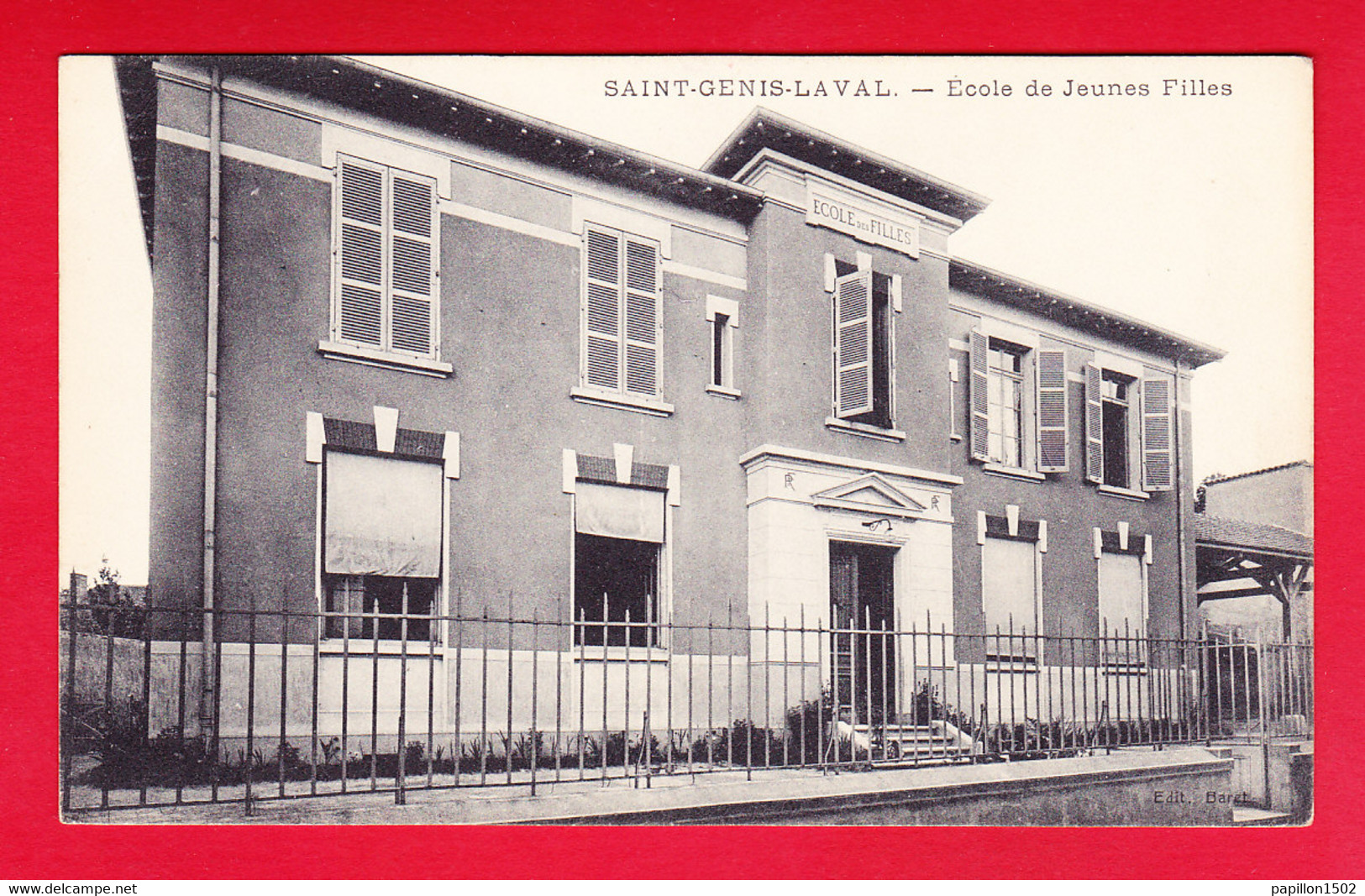 F-69-Saint Genis Laval-03P76  L'école De Jeunes Filles, Cpa BE - Autres & Non Classés