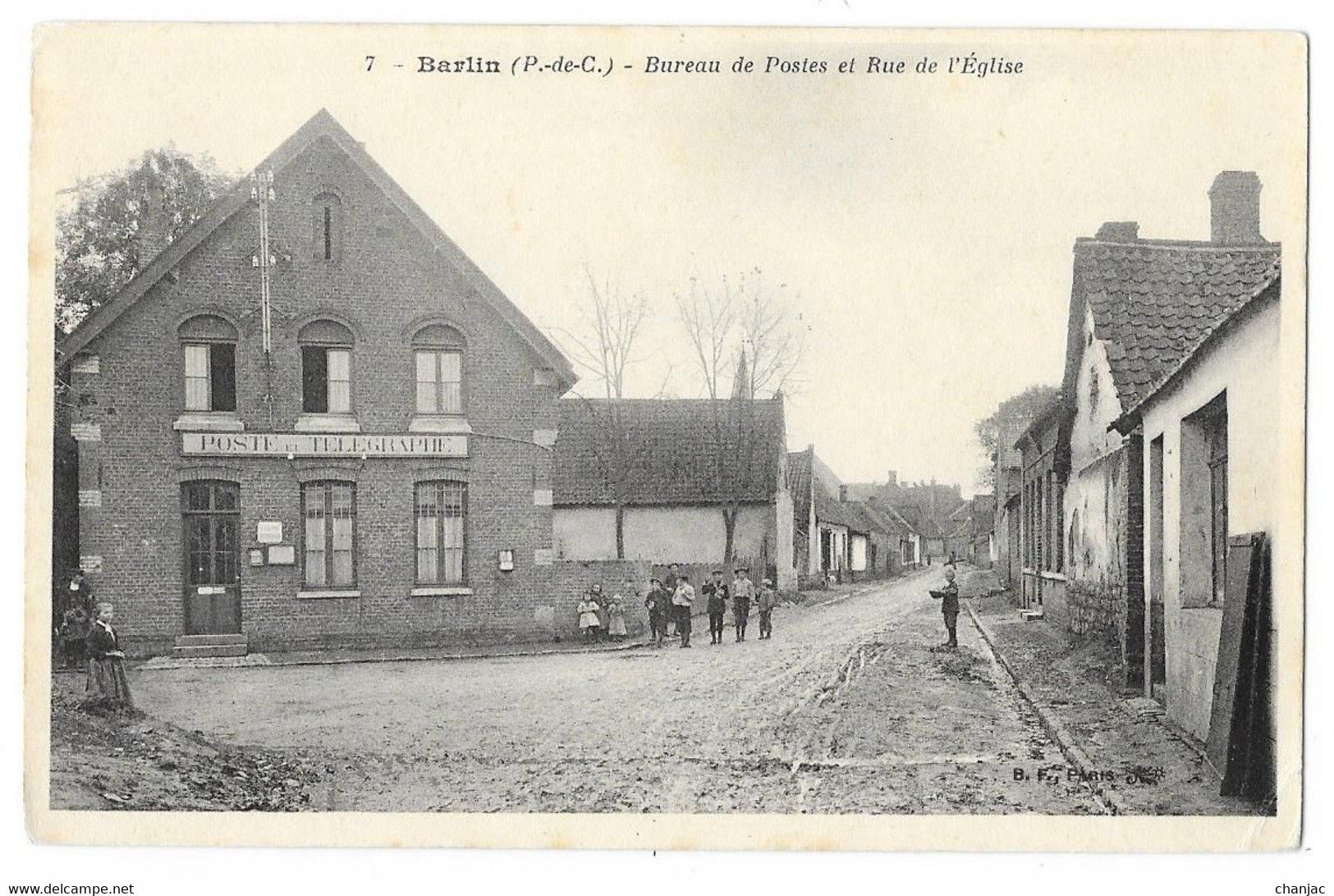 Cpa: 62 BARLIN (ar. Bethune) Bureau Des Postes Et Rue De L'Eglise (animée)  Ed. B.F. N° 7 - Barlin