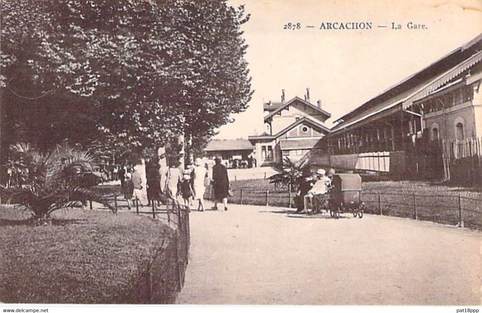 GARE Sans TRAIN - 33 - ARCACHON : La Gare - CPA  - Gironde - Stations Without Trains