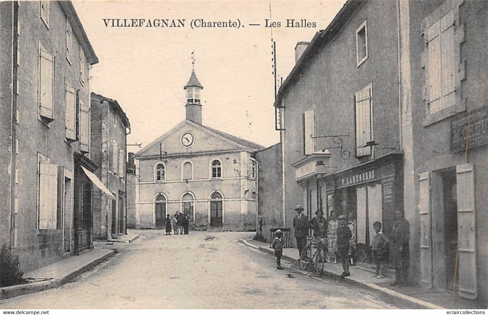 Villefagnan        16     Rue Et Les Halles       (voir Scan) - Villefagnan