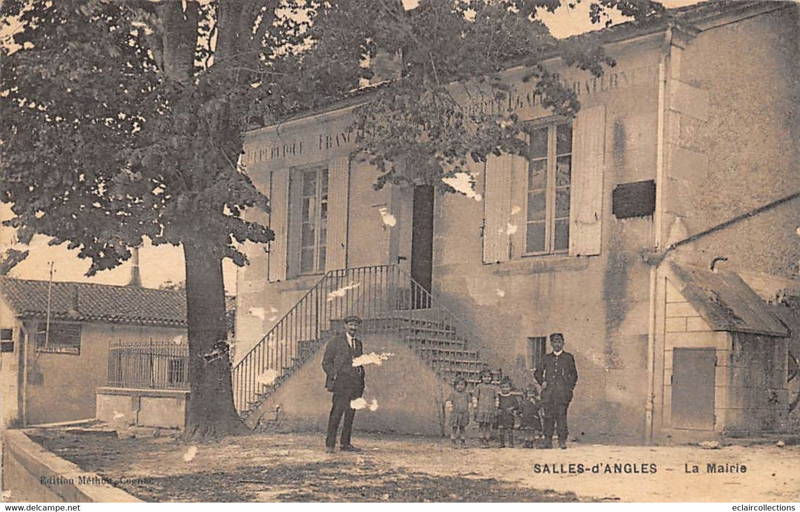 Salles-d'Angles        16           La Mairie   - Grattages Côté Verso -    (voir Scan) - Andere & Zonder Classificatie