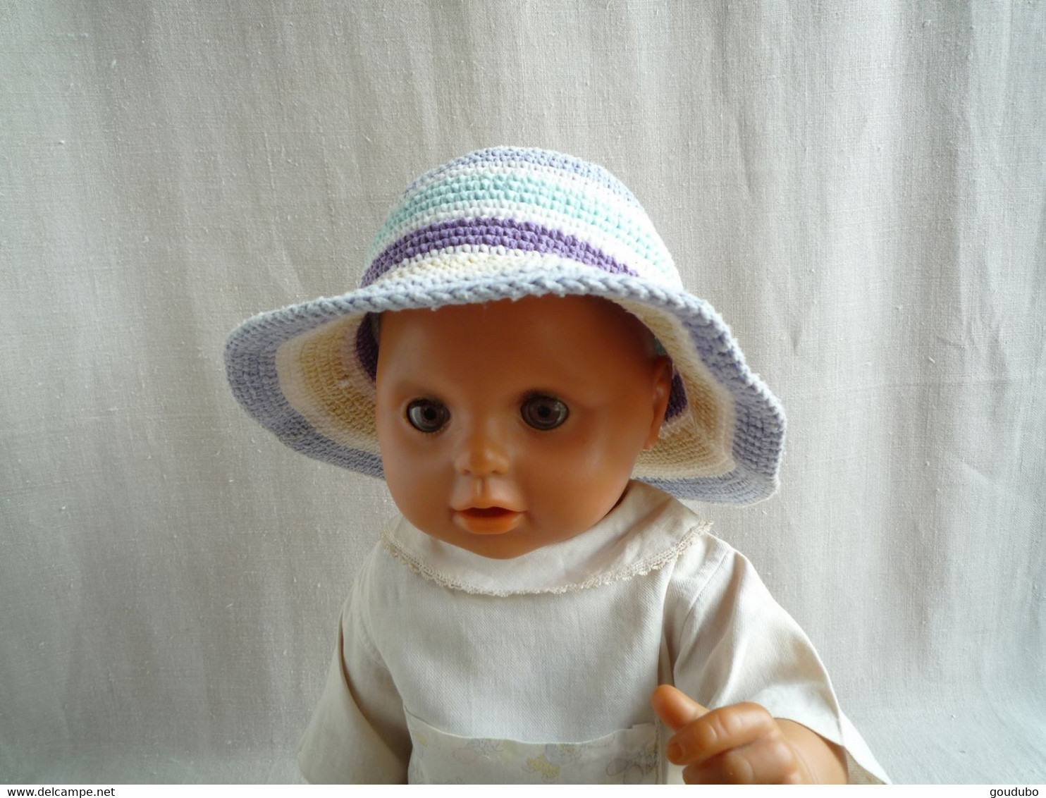 Chapeau enfant coton crochet couleurs pastel.