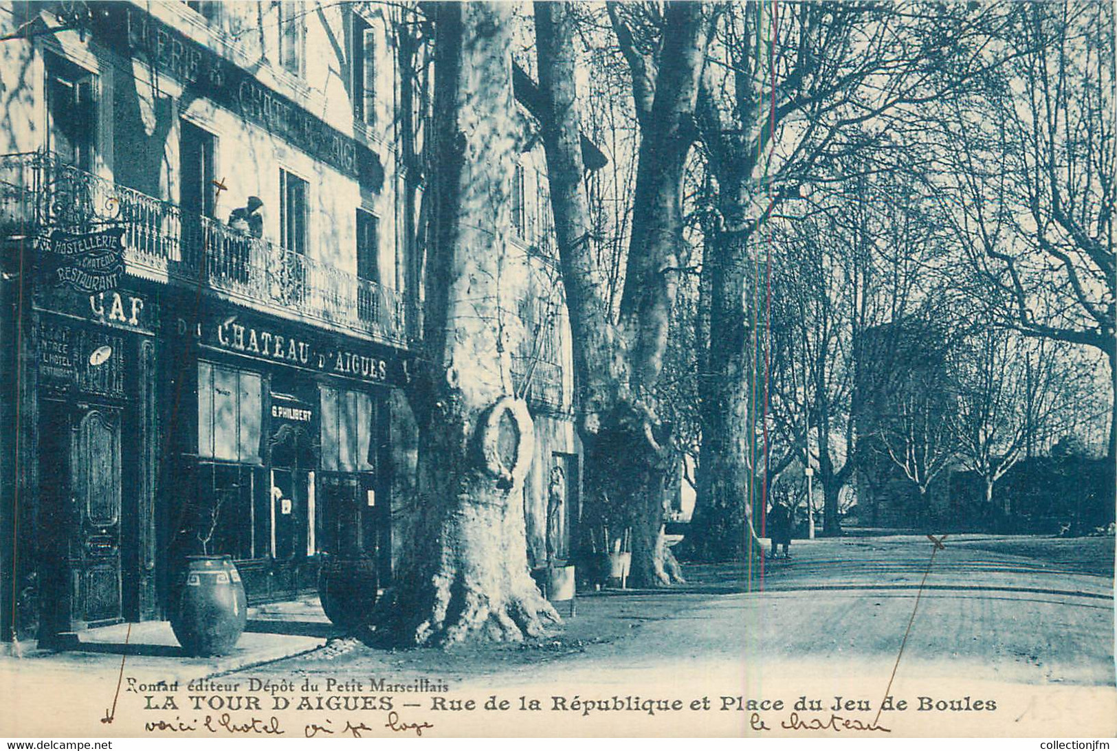 .CPA  FRANCE 84 "La Tour D'Aigues, Rue De La République Et Place Du Jeu De Boules" - La Tour D'Aigues