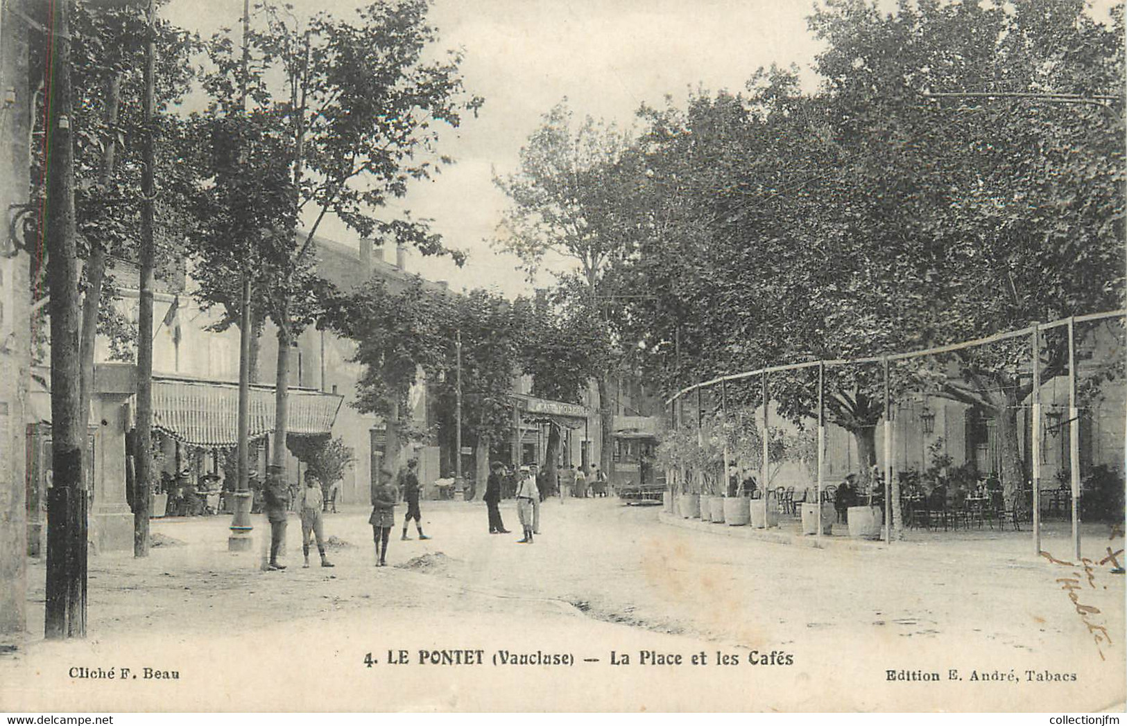 .CPA  FRANCE 84 "Le Pontet, La Place Et Les Cafés" - Le Pontet