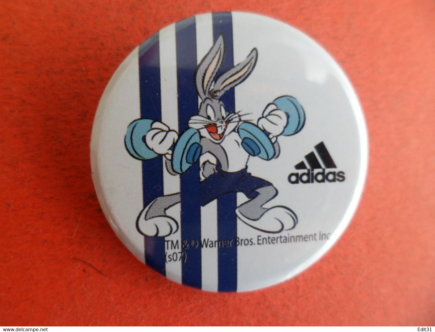 No Pins  - Badge Sport Bugs Bunny En Halterophilie  -  Warner Bros - Marque ADIDAS - - Tennis