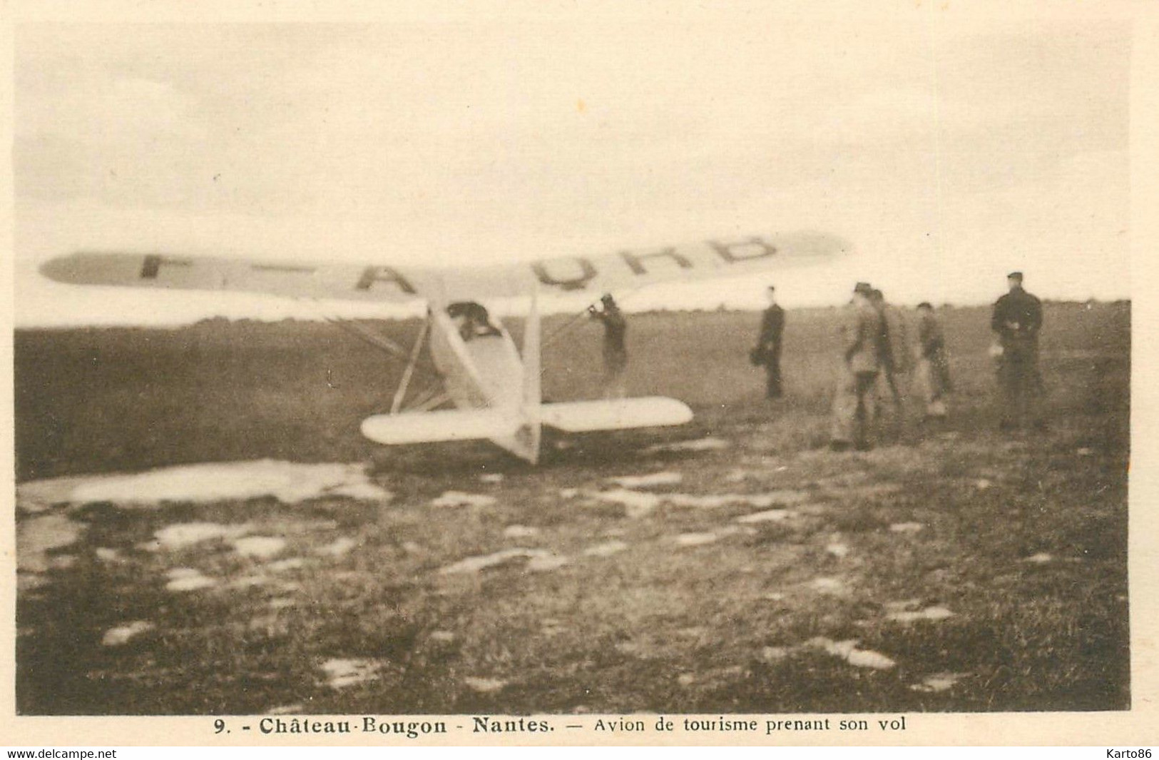 Bouguenais * Camp D'aviation De Chateau Bougon * Un Avion De Tourisme Prenant Son Vol * Modèle ? * Avions Aviateur - Bouguenais