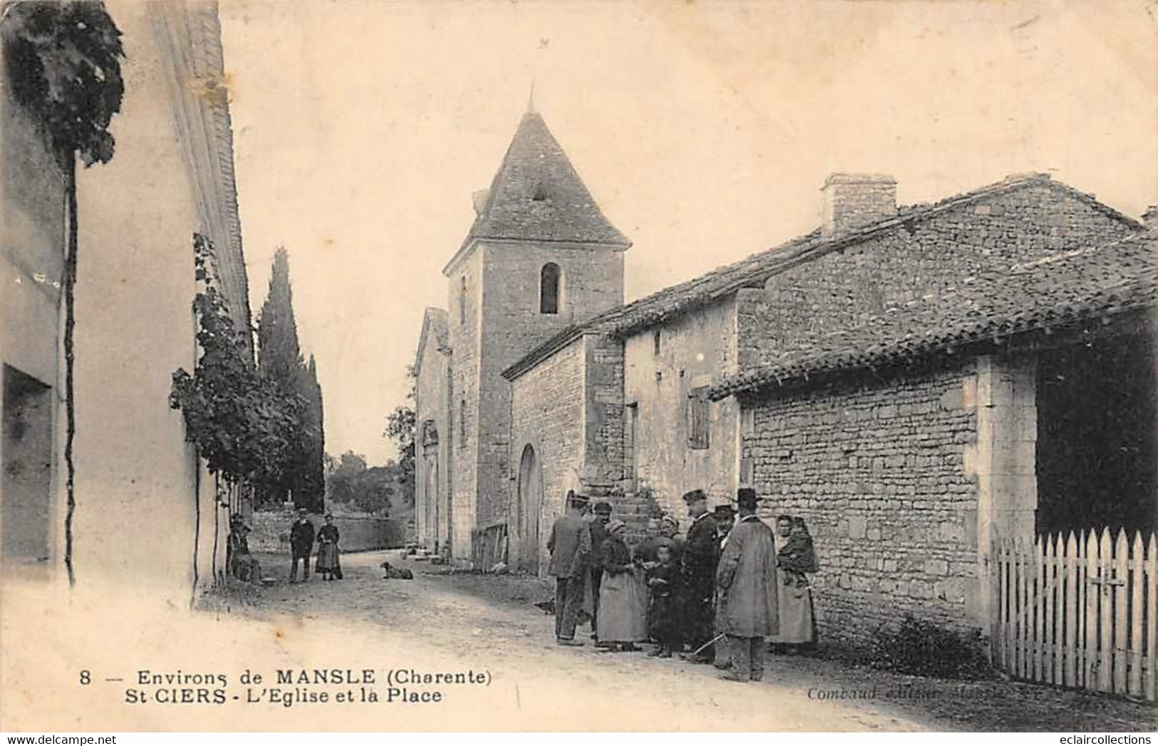 Saint Ciers         16       La Place Et L'Eglise         (voir Scan) - Autres & Non Classés