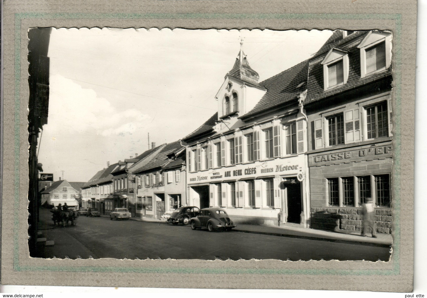 CPSM Dentelée - (67) HOCHFELDEN - Aspect De L'Hôtel-Restaurant Aux Deux Clefs Dans Les Années 50 / 60 - Hochfelden