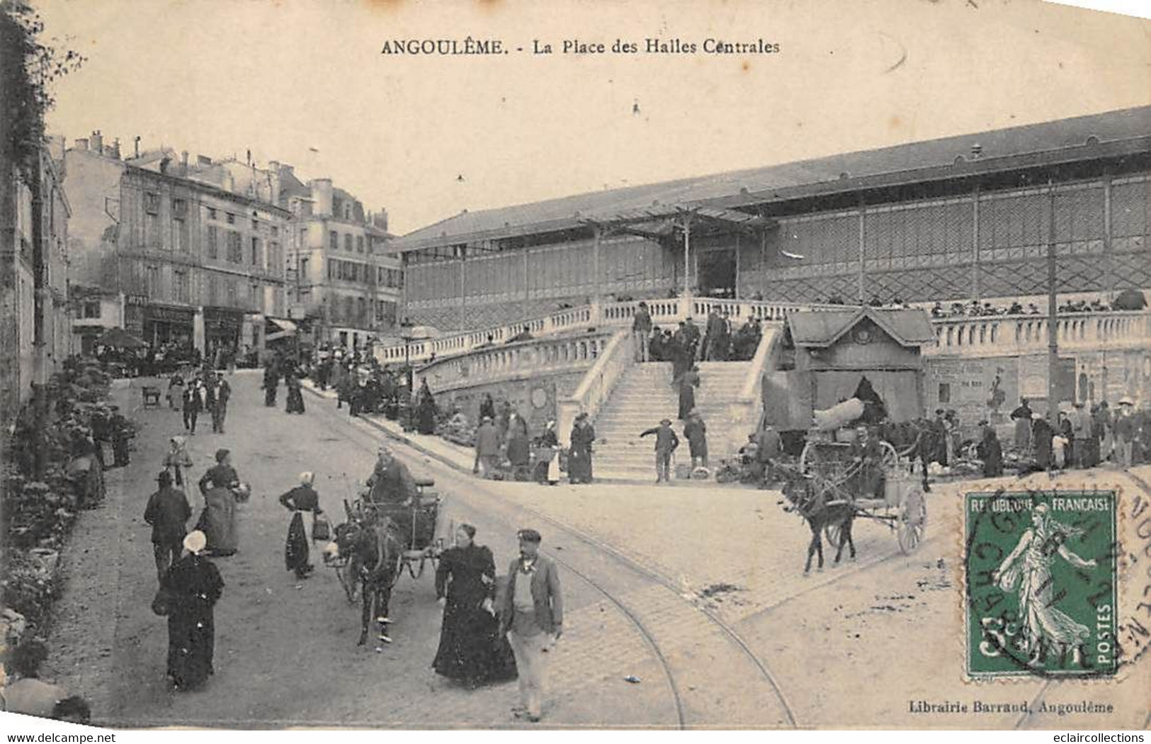 Angoulême         16        La Place Des Halles Centrales        (voir Scan) - Angouleme