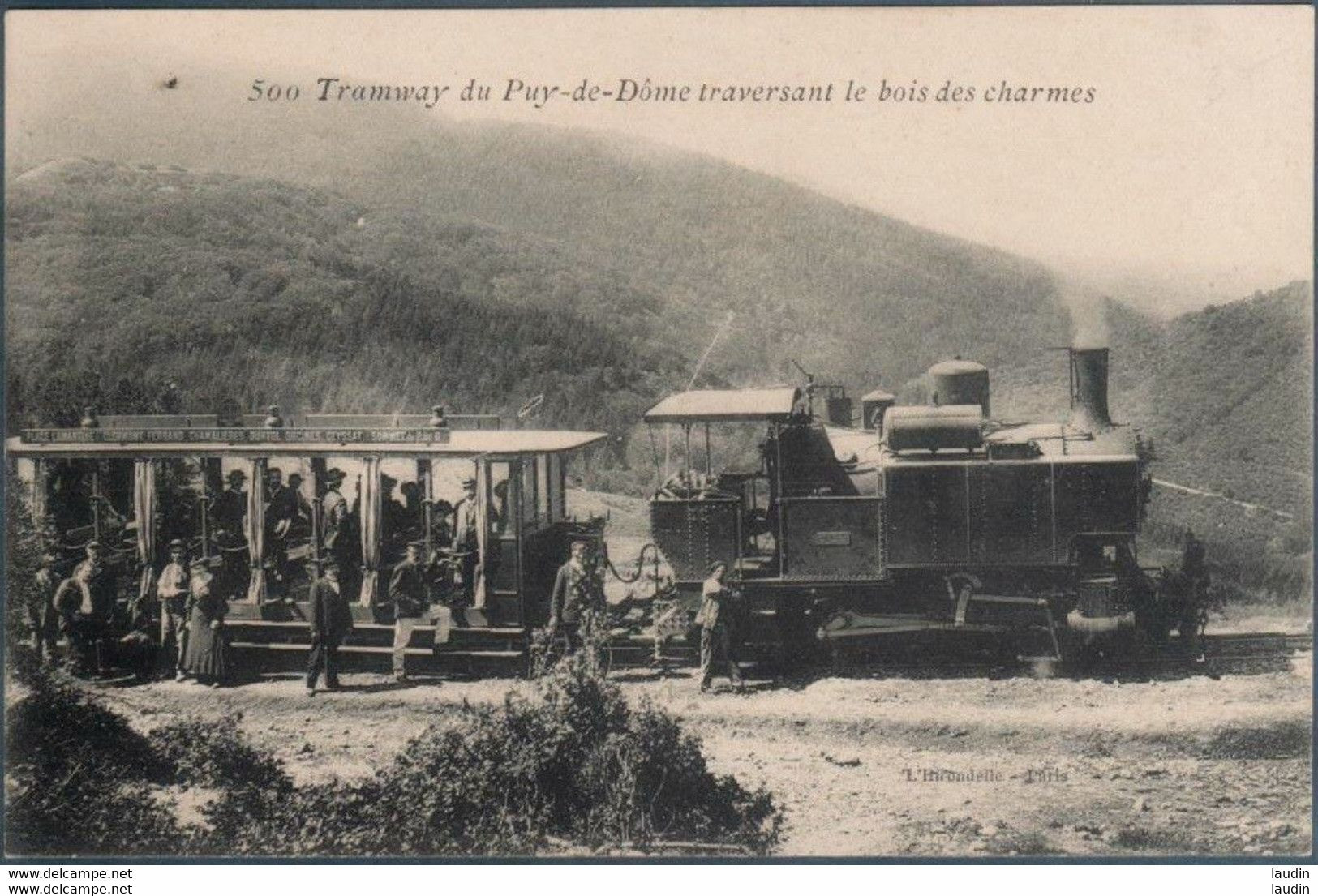 Tramway Du Puy De Dome Traversant Le Bois Des Charmes , Animée - Otros & Sin Clasificación