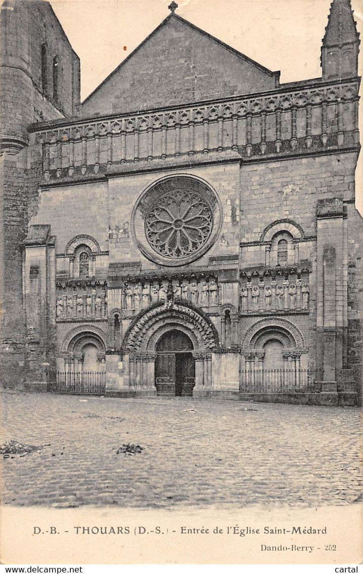 79 - THOUARS - Entrée De L'Eglise Saint-Médard - Thouars