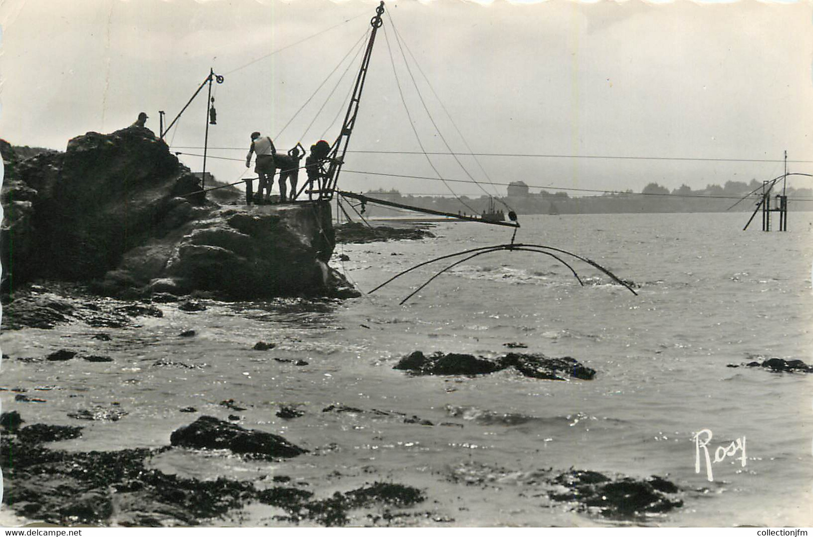 . CPSM  FRANCE 44 "Tharon Plage, Pêcheries Sur La Côte Vers Le Cormier" - Tharon-Plage