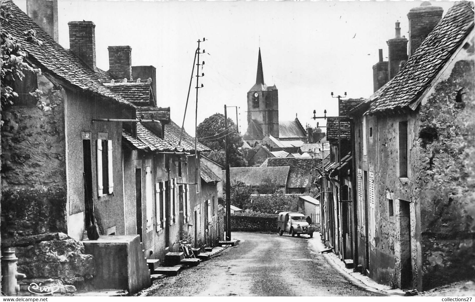 58-MOULINS-ENGILBERT- VIEILLES MAISON RUE COULON - Moulin Engilbert