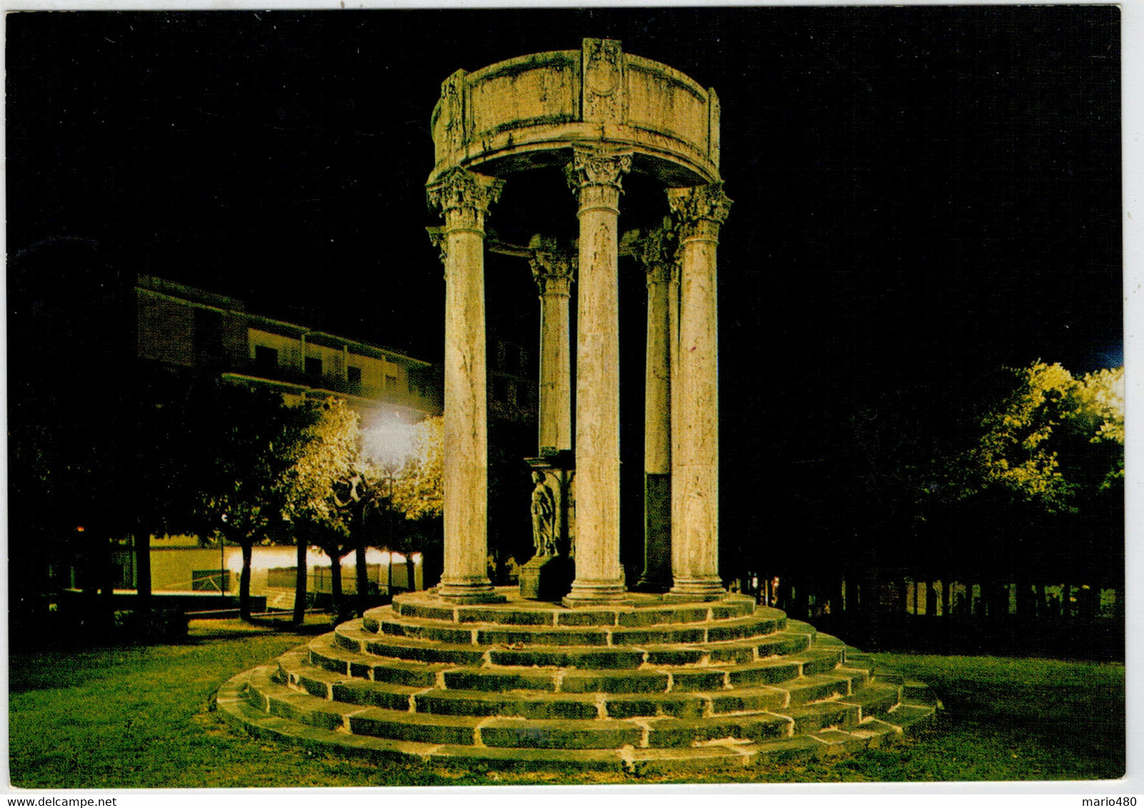 ISERNIA     MONUMENTO  AI  CADUTI    NOTTURNO       2 SCAN  (IAGGIATA) - Isernia