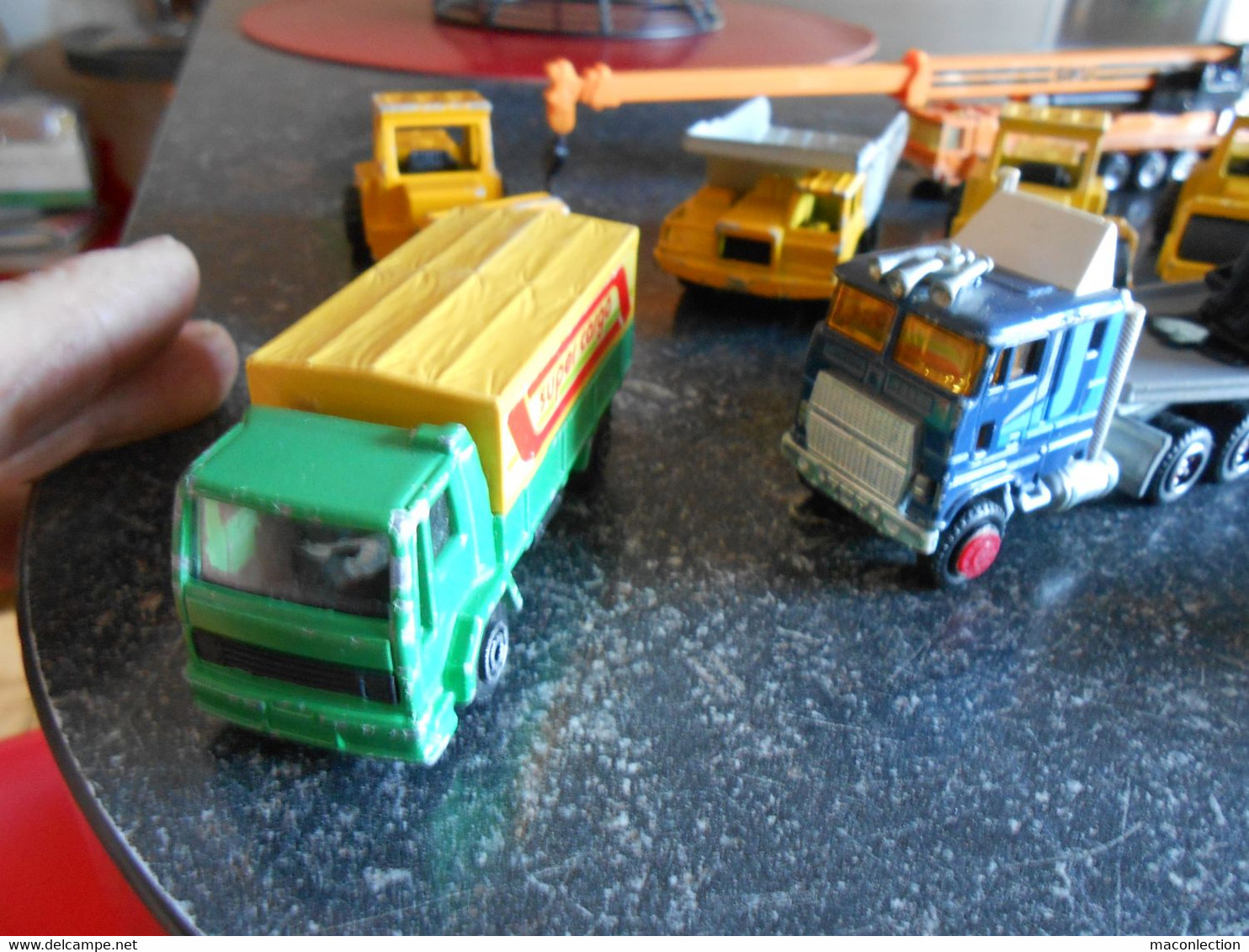 Lot Miniature Matériel Travaux Public Majorette Siku Matchbox Tractopelle Grue Bulldozer Rouleau Camion Ford Porte Char - Oud Speelgoed